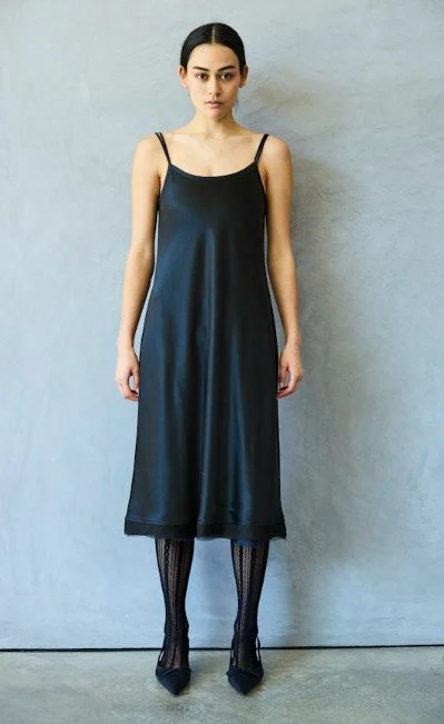 PETAL SLIP WITH ORGANZA PETAL