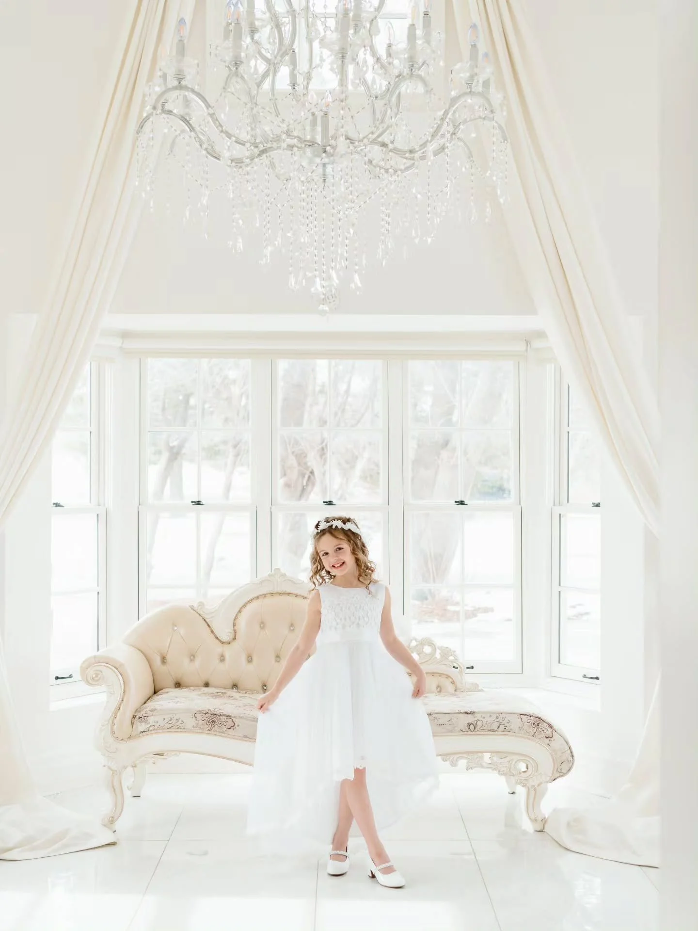 There&rsquo;s something so special about this season 🤍

The dress, the light, the quiet moments in between&hellip;
but also the twirls, the giggles, and the way they can&rsquo;t help but just be themselves.

Communion sessions aren&rsquo;t just abou