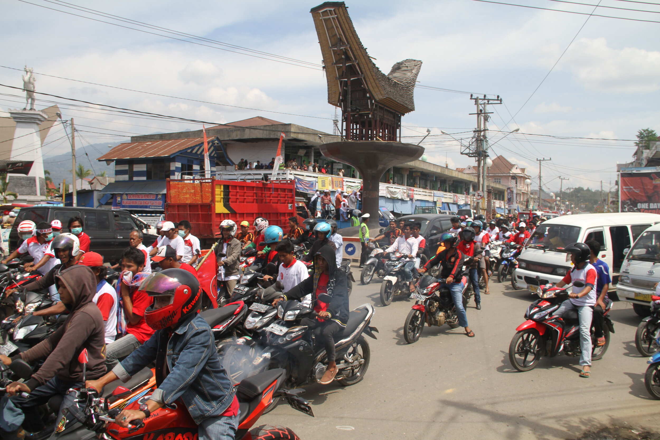 7_motorcycles_Marching_during_campaign.JPG