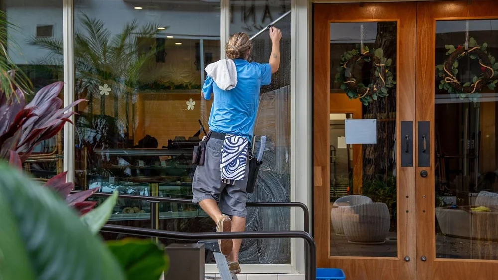 Commercial storefront window cleaning in Maui