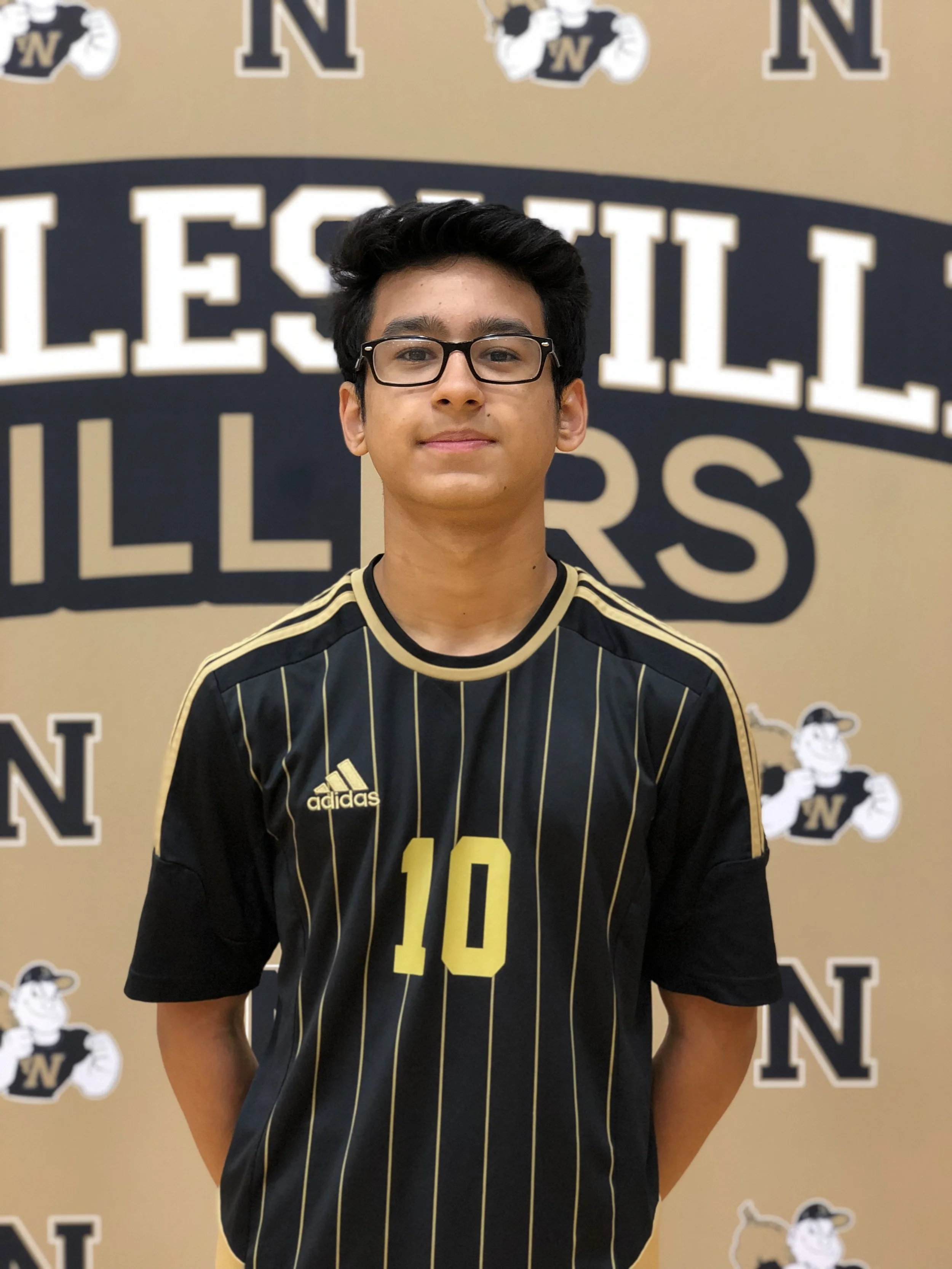 #10 Bryan Hernandez (F) Class of 2022
