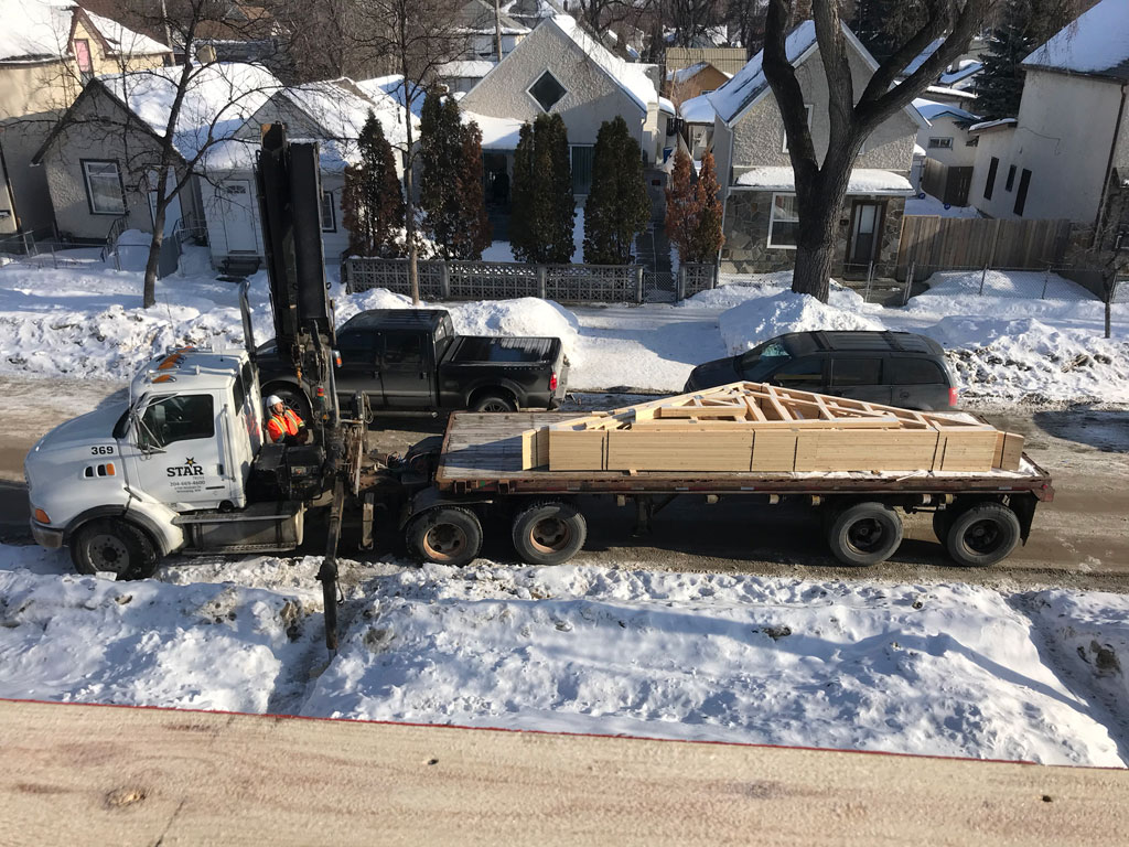 trusses_on_truck.jpg