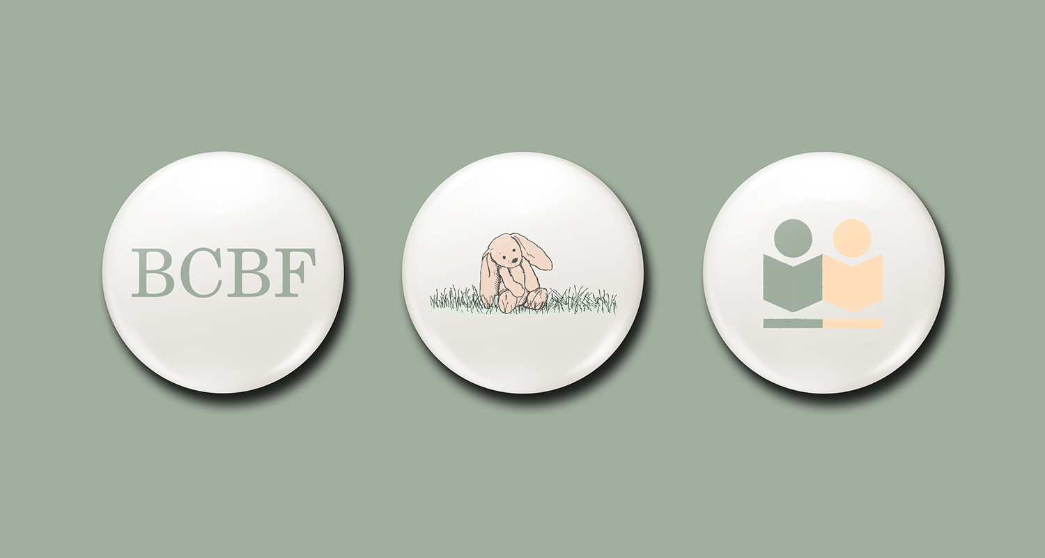 Buttons that will be distributed as a commemorative item from the event.
