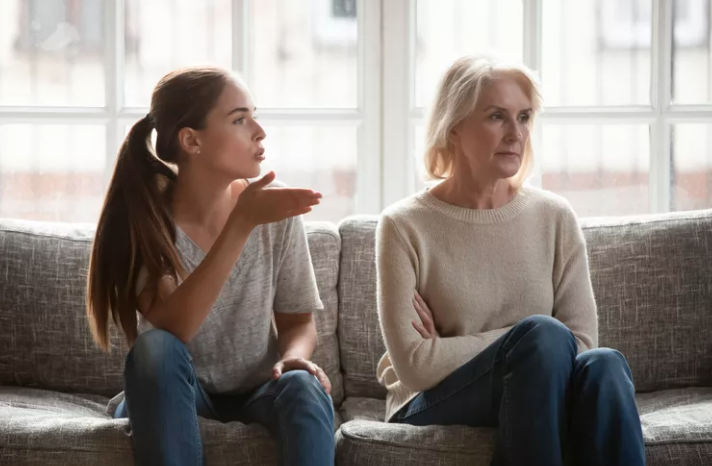 How to Navigate Difficult Relationships With Your Family