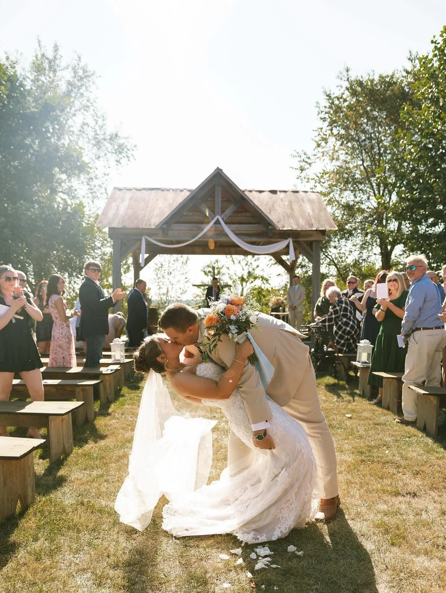 Kicking off September wedding month with our last August couple! Their love had us swooning all day long.💛

📸: @thekelseypaigephotography