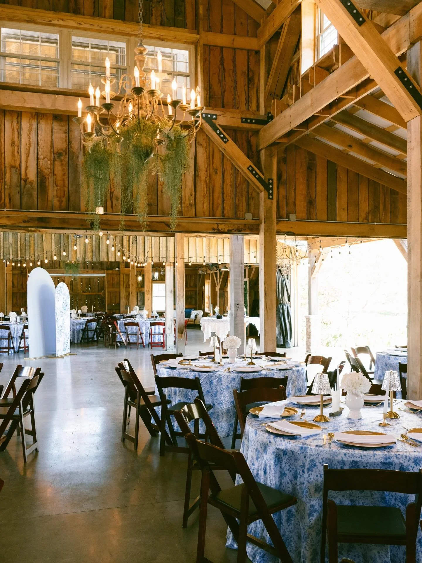 The sunshine and warmer days are coming and we&rsquo;re so ready!☀️

📸: @kalli.june.photo