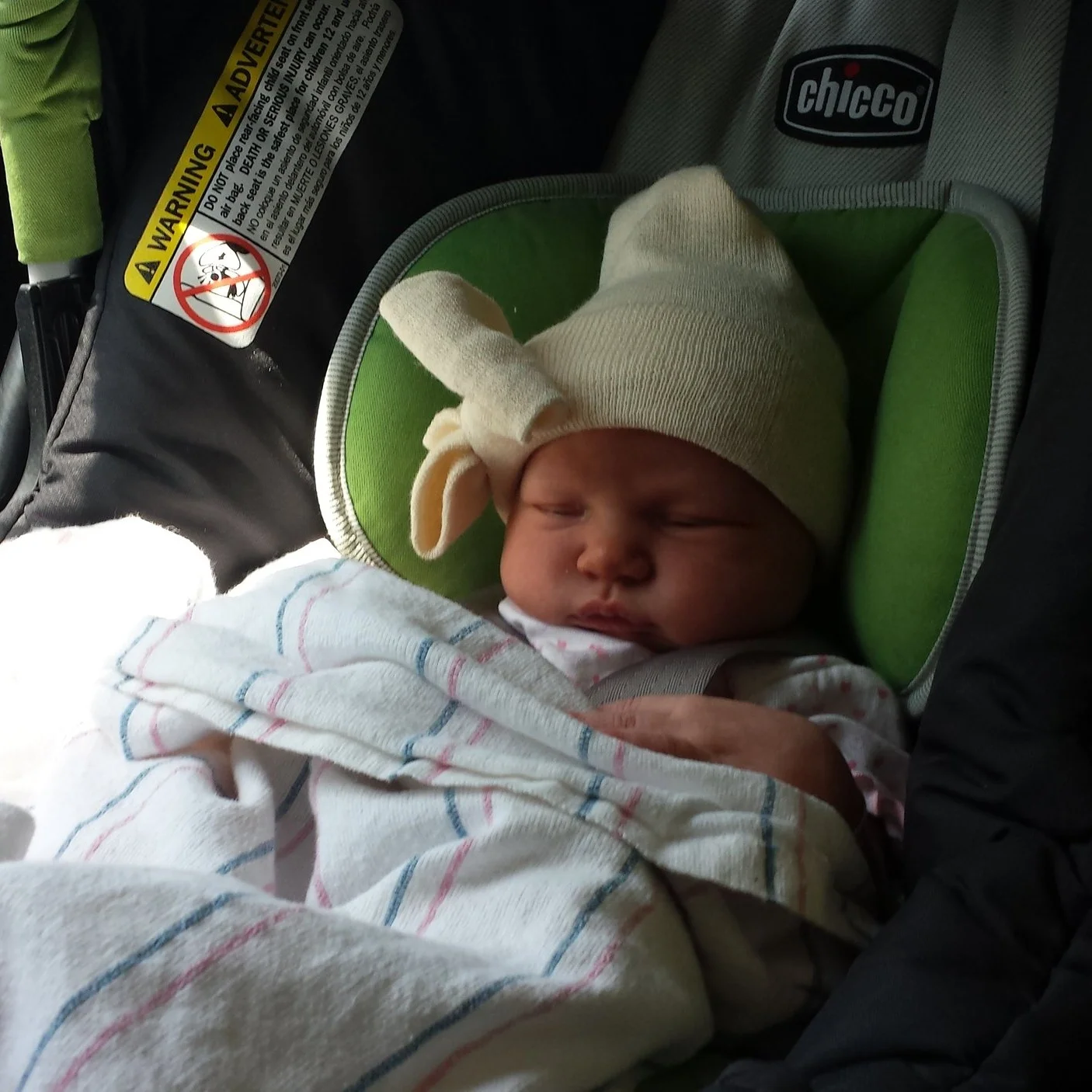 willa+in+carseat.jpg