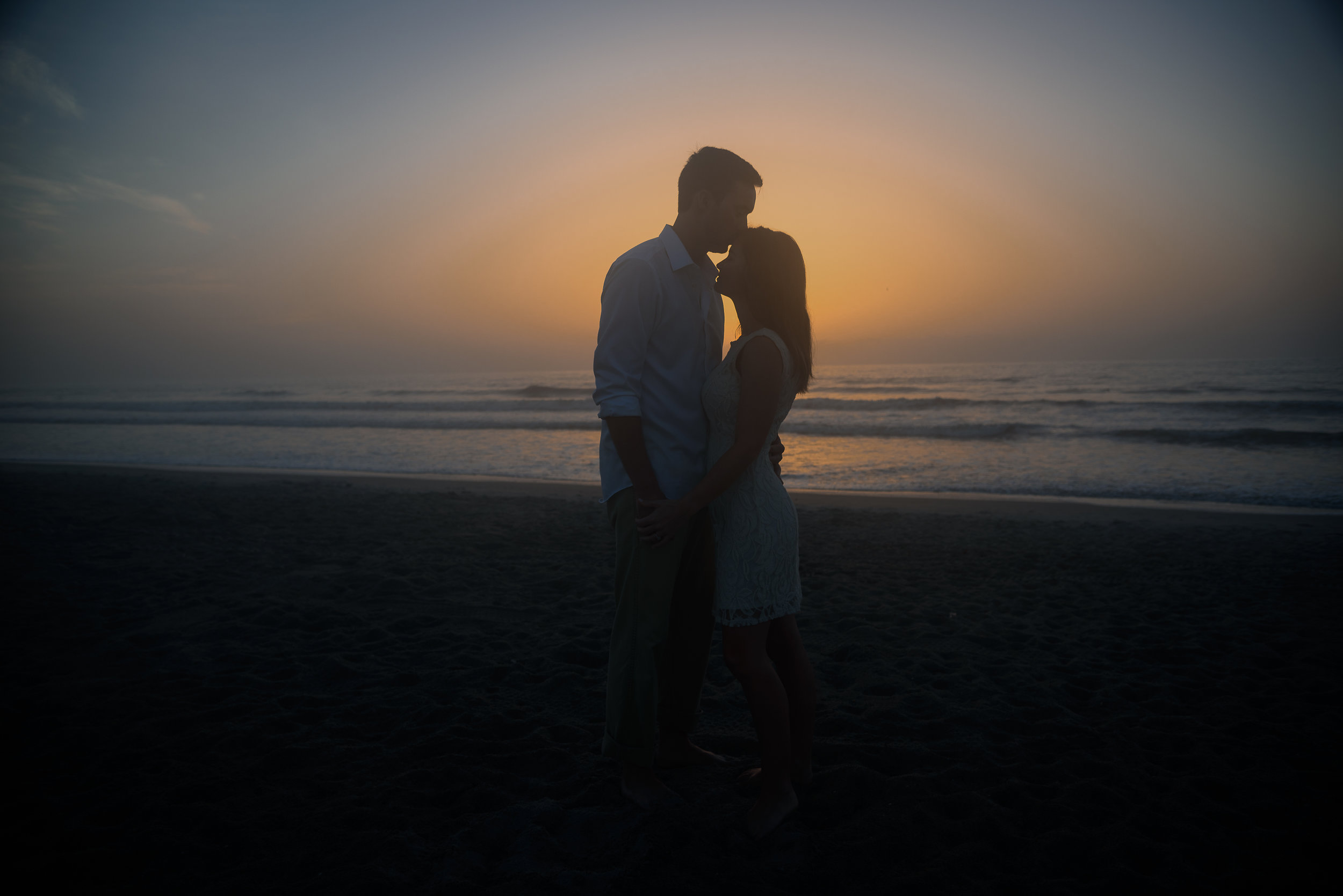 Memphis-cocoa-beach-engagement-sunrise-couple-1-7.jpg