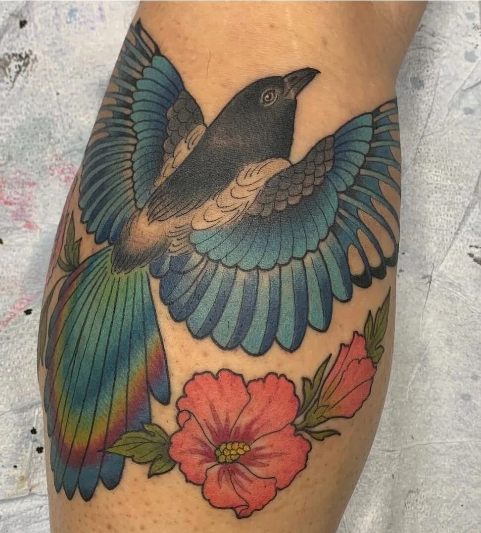 a Monday Magpie for you! OMG v. purdy birdy by @tattoosbyree 🌈