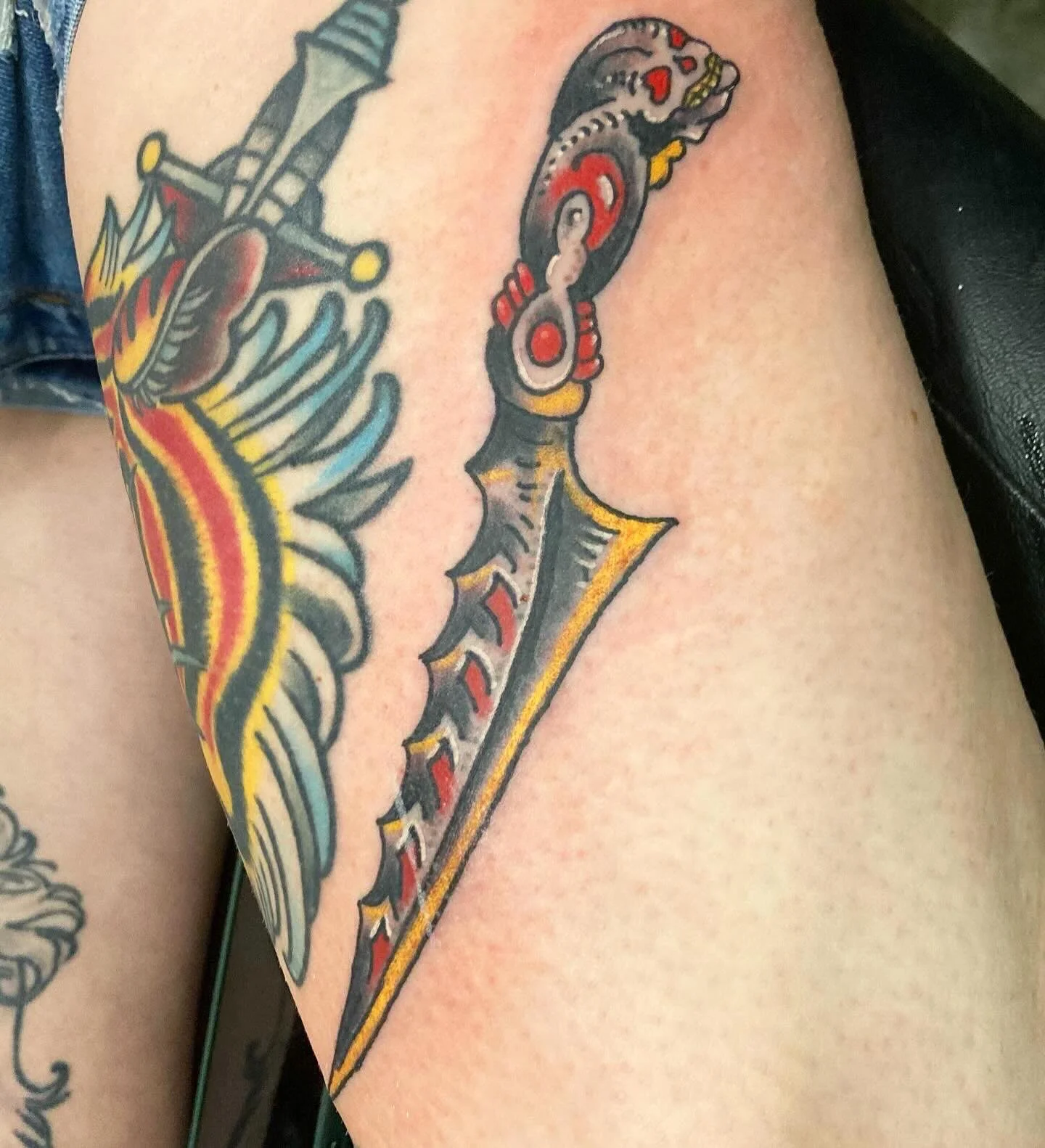 Sick dagger done by: @n8harmon 
.
#waywardtattoos #madison #wisconsin #uwmadison #madisonwi