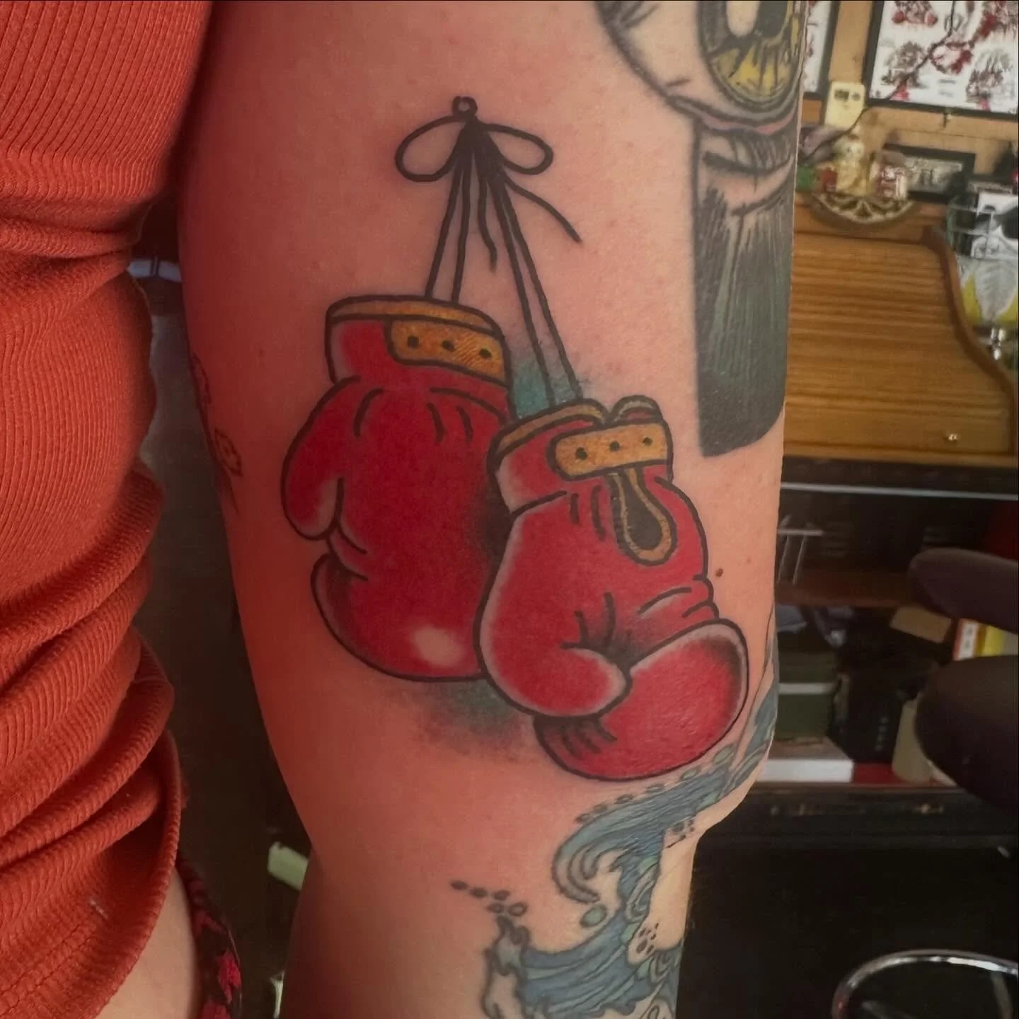 Boxing gloves by: @gabejoyner 
.
#madison #madisonwi #uwmadison #wisconsin #wisconsintattooartist