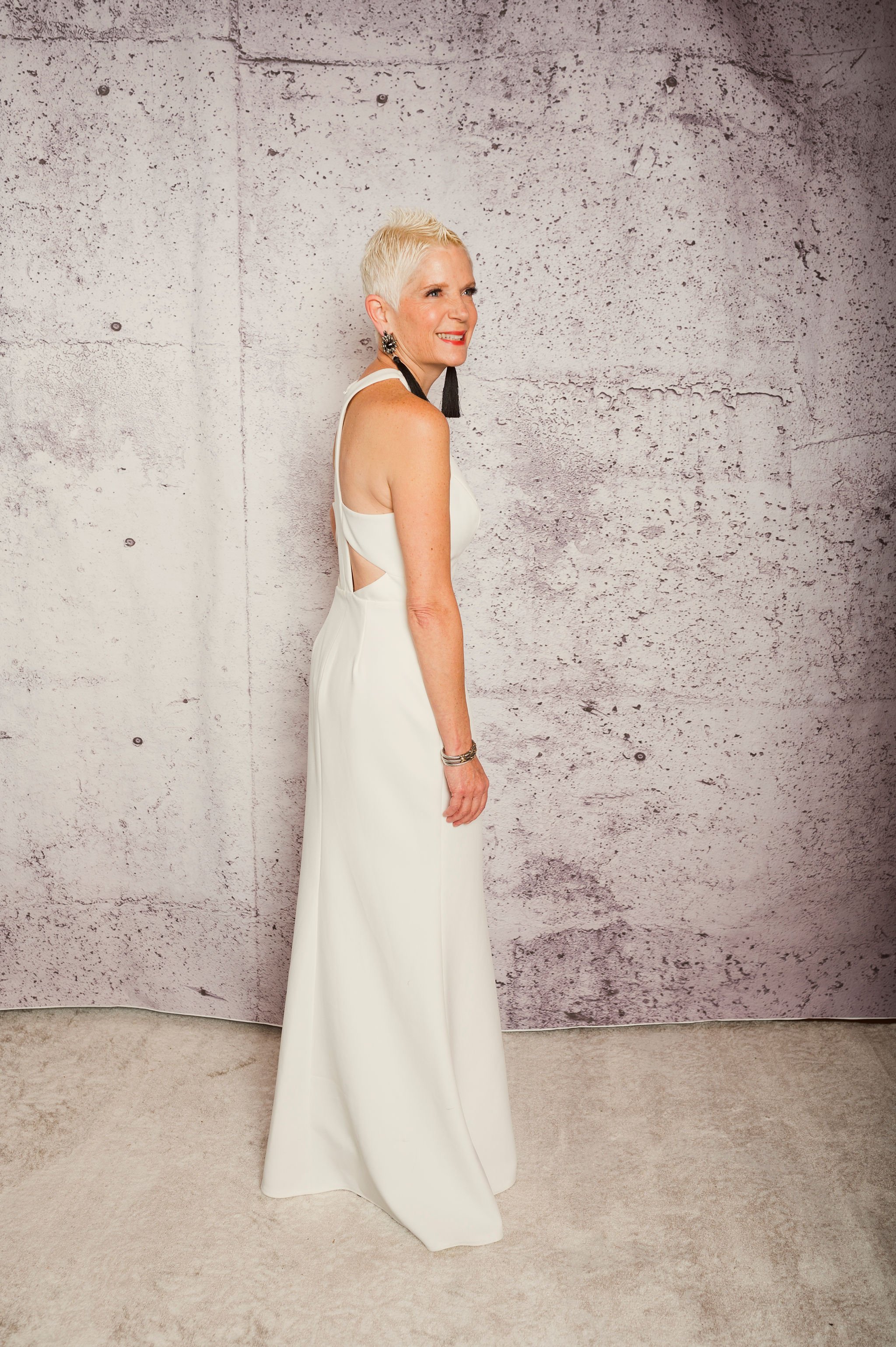 Amanda in glamorous white gown for gala/holiday season. What a statement! 