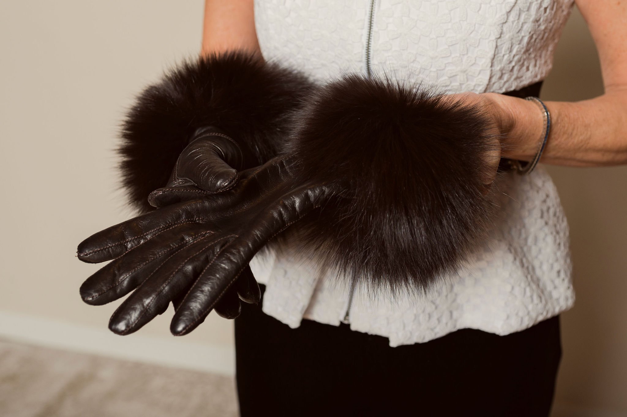 faux fur trim leather gloves 