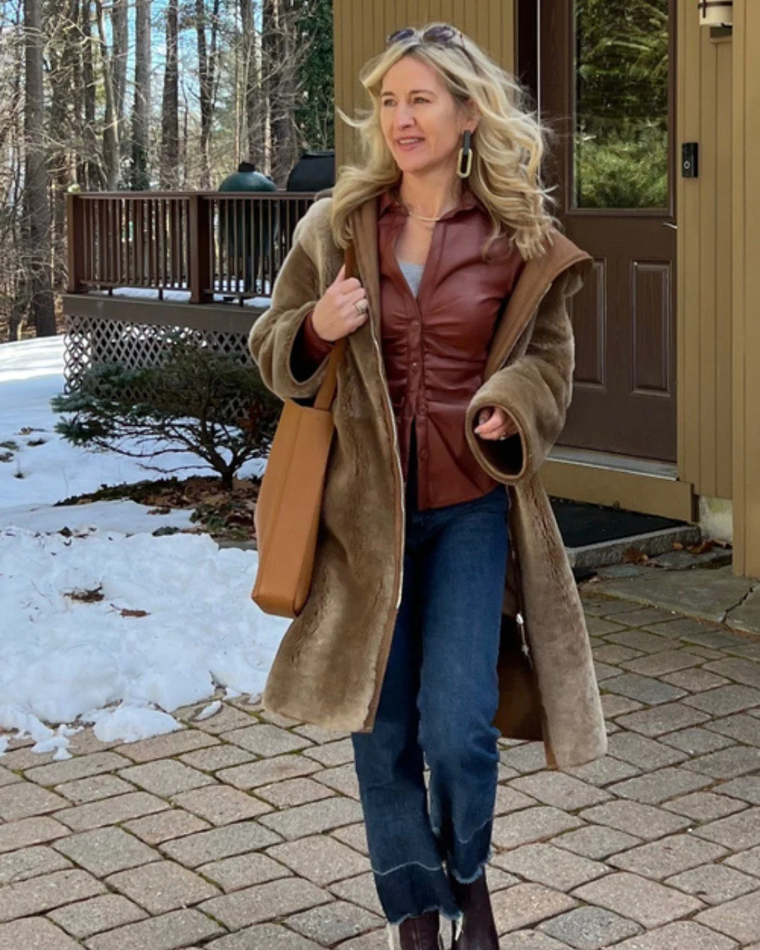 Teddy coats bring warmth, texture, and flexibility to winter dressing. With fleece insulation and a range of colors&mdash;from classic tan and ivory to blush and burnt orange&mdash;there&rsquo;s a style for every wardrobe, whether you prefer a peacoa