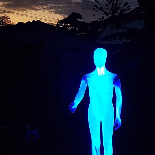 Having a bit of fun with an element of a piece that was destined for Lake Light Sculpture in Jindabyne over Easter ... next year. 'Your Inner Glow Shining in the Dark World'

#lakelightsculpture #glow #artascends