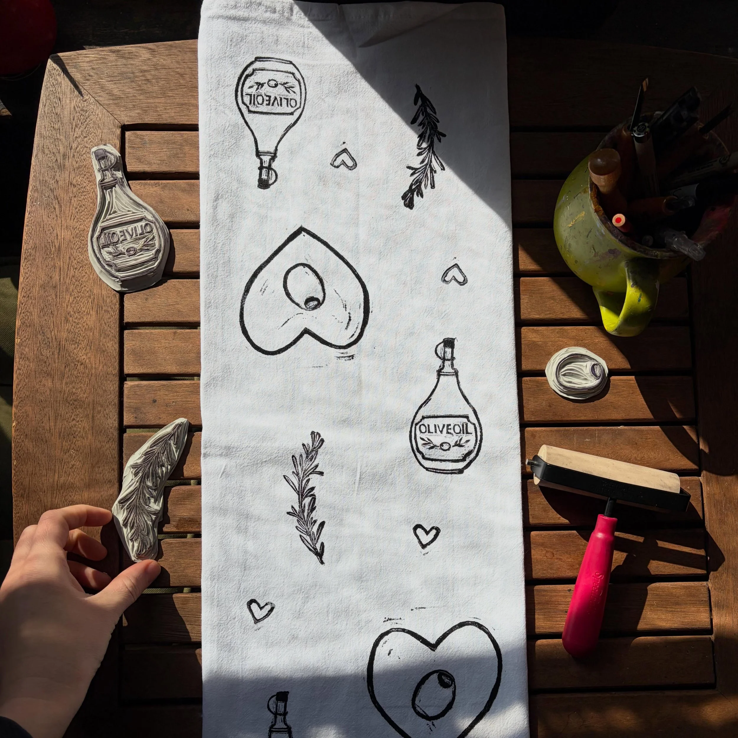 I&rsquo;m hosting a block printing party tomorrow (5/8) from 3-5pm at @saratogaoliveoilco 🤩

It&rsquo;s their 15th anniversary so come celebrate by printing your own tea towel! I&rsquo;ll have more stamps to choose from but these were carved specifi