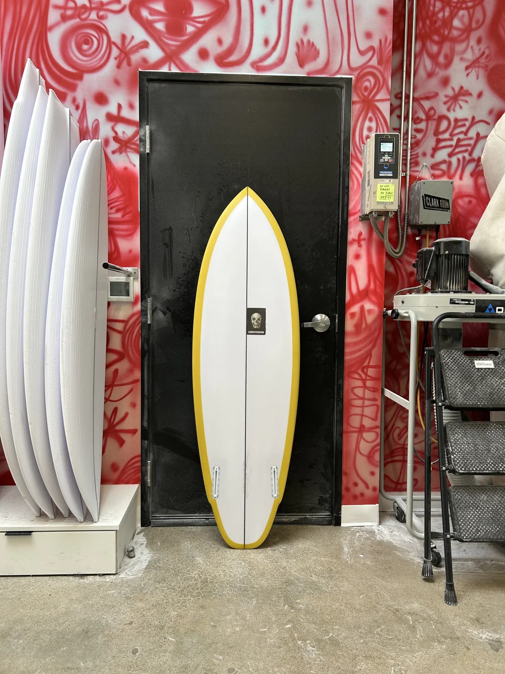 クリステンソン レーンスプリッター スワローテール 5'7ft フィン付き IMG_0297.jpeg?format=1000w