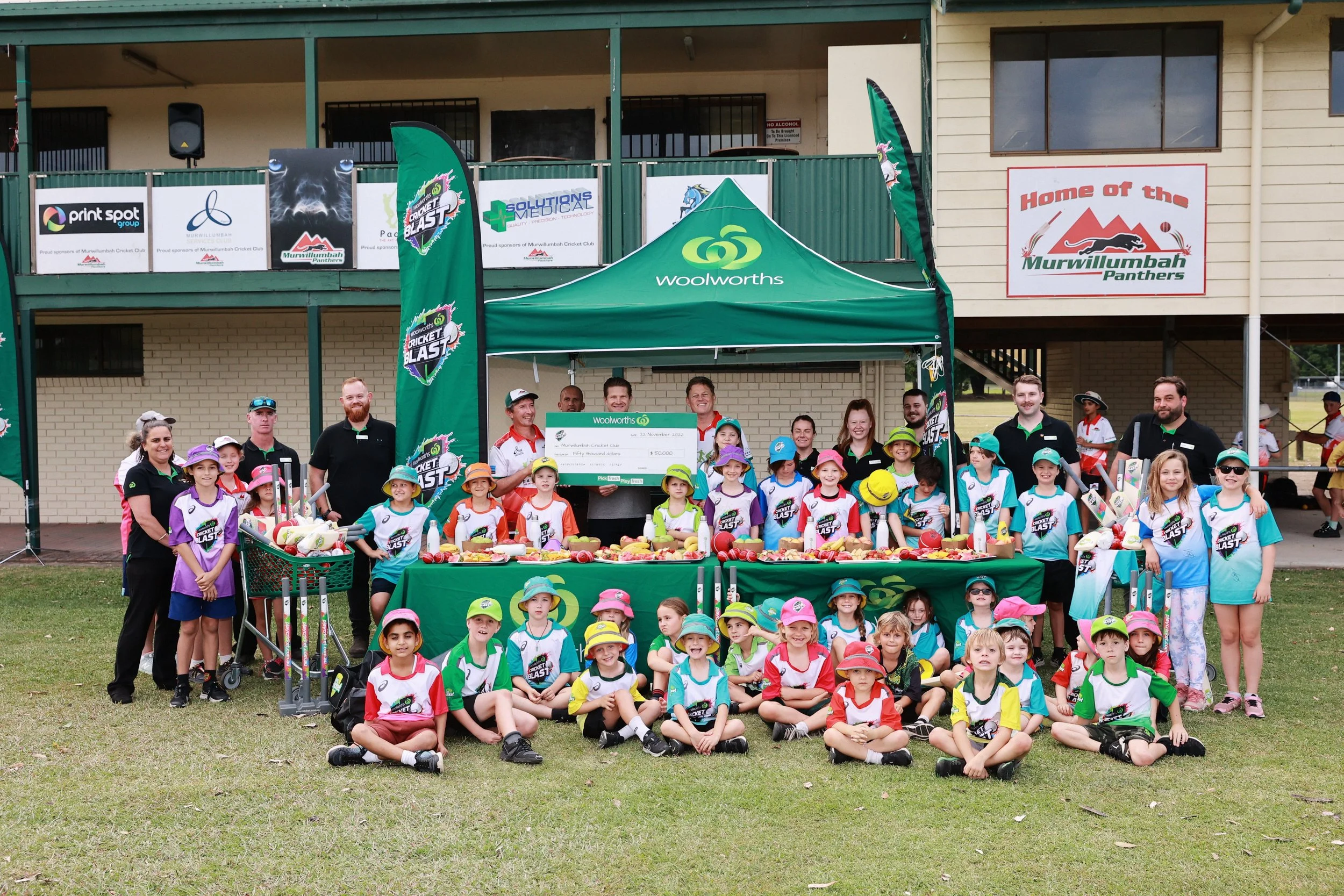 003 @GAZiPHOTO_murwillumbah-cricket-club-woolworths-donation.JPG