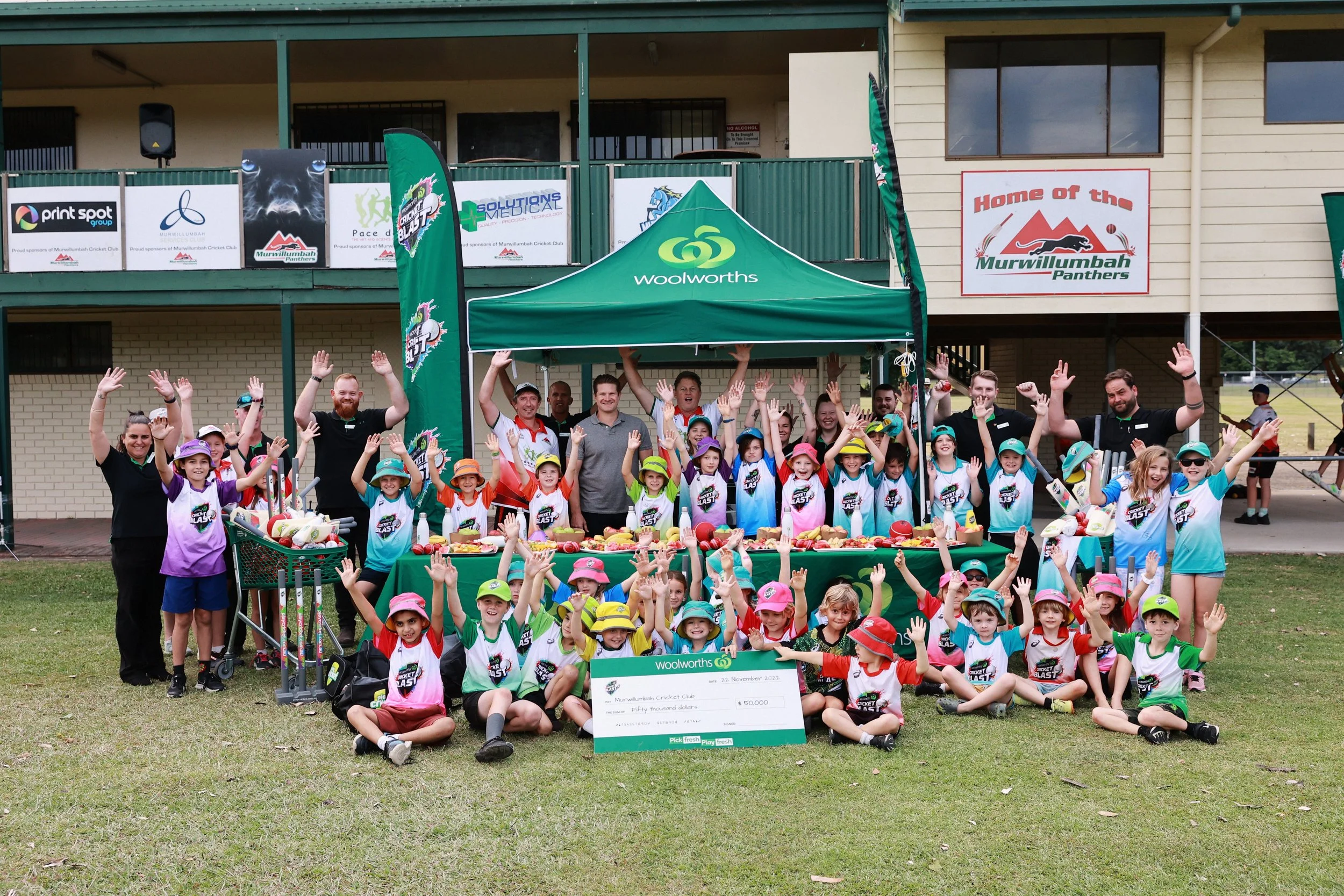 004 @GAZiPHOTO_murwillumbah-cricket-club-woolworths-donation.JPG