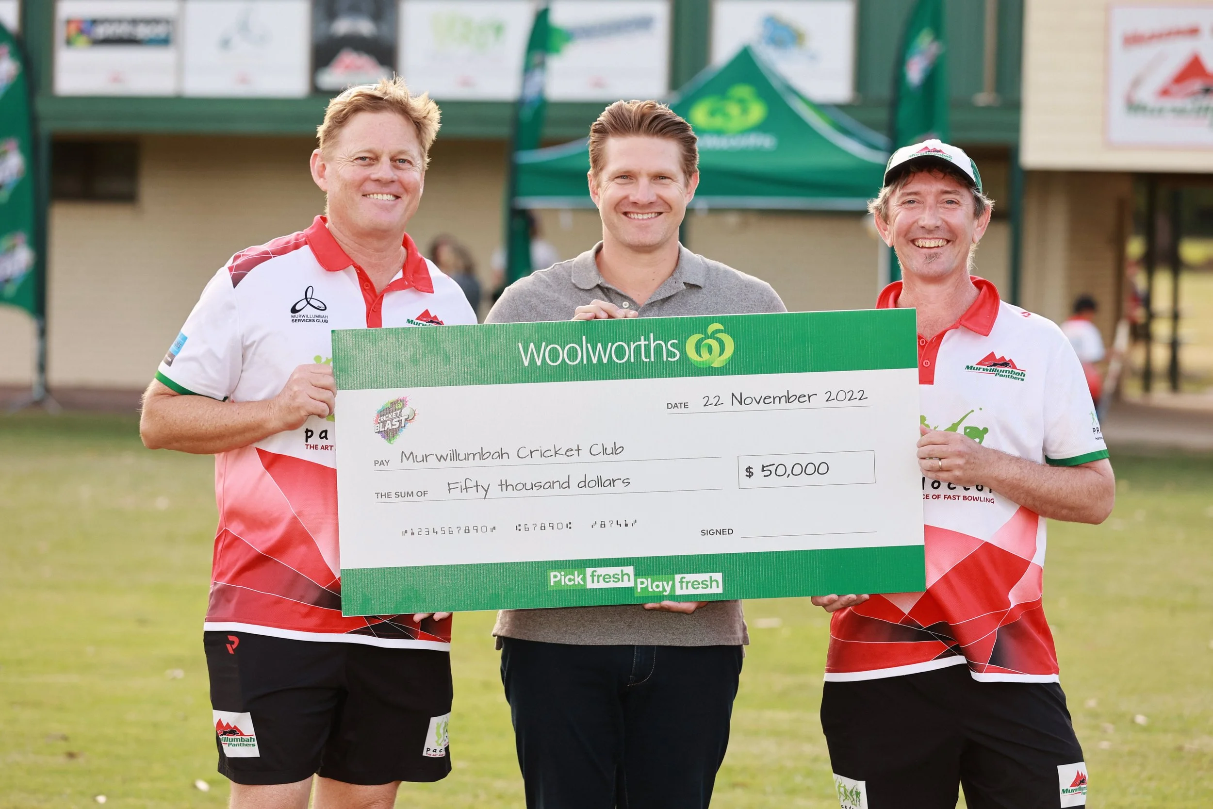 008 @GAZiPHOTO_murwillumbah-cricket-club-woolworths-donation.JPG