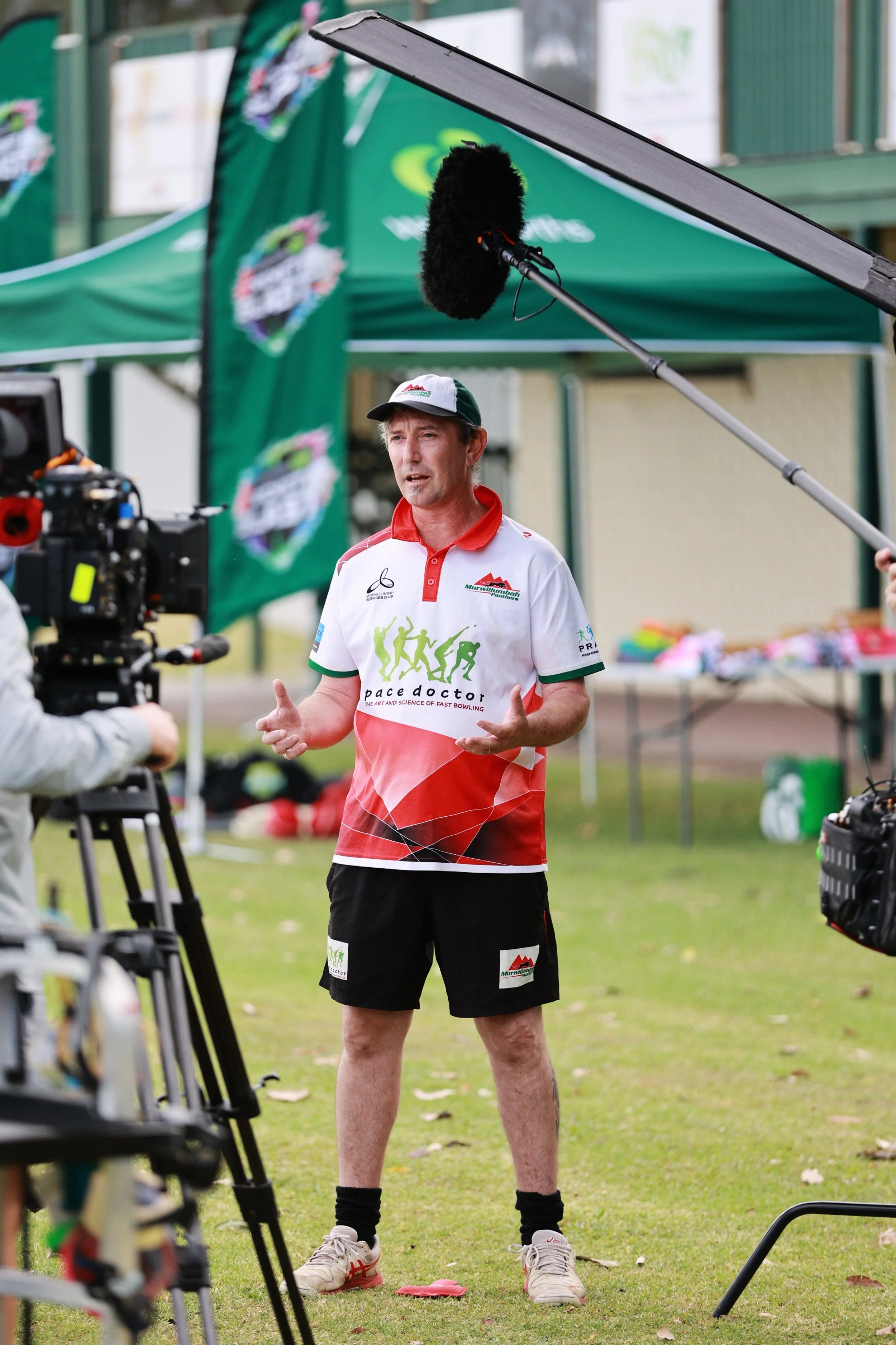 015 @GAZiPHOTO_murwillumbah-cricket-club-woolworths-donation.JPG