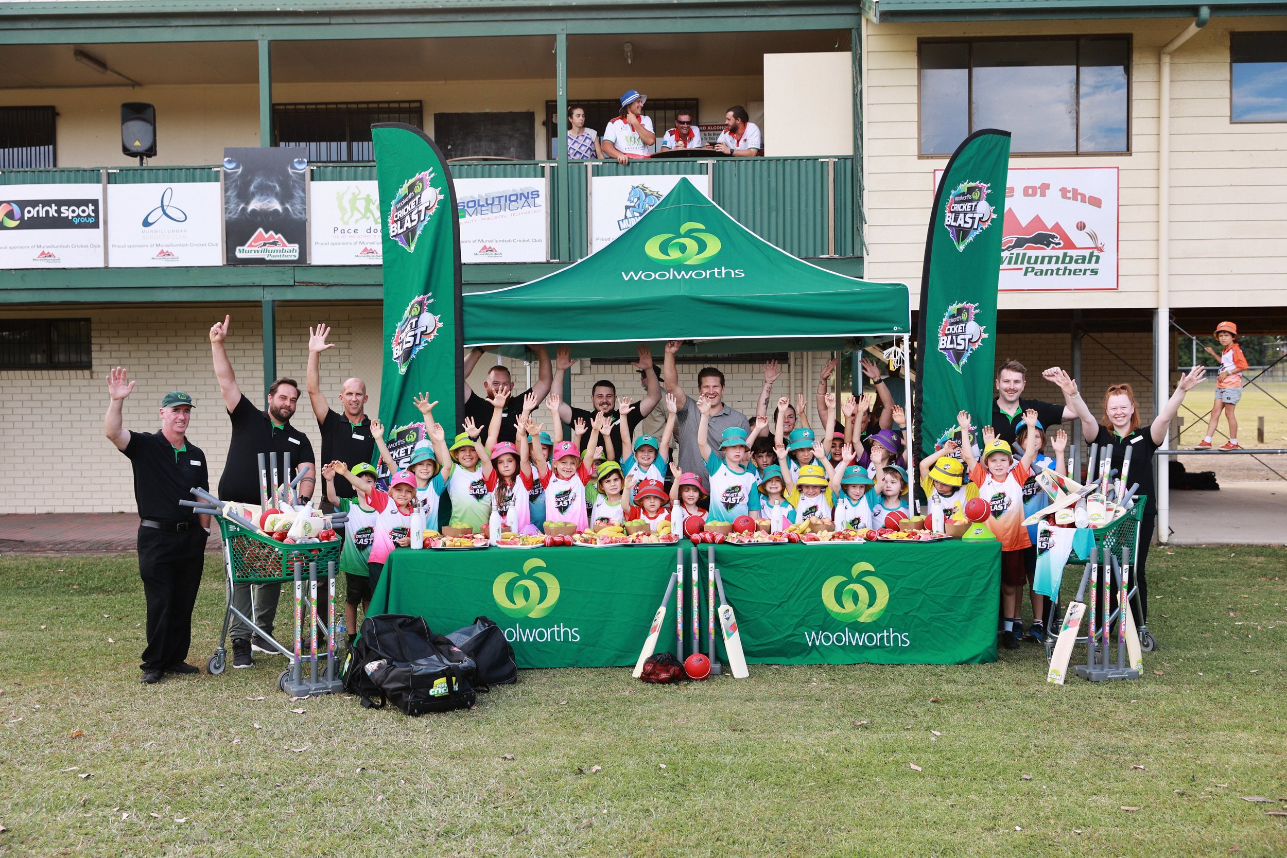 020 @GAZiPHOTO_murwillumbah-cricket-club-woolworths-donation.JPG