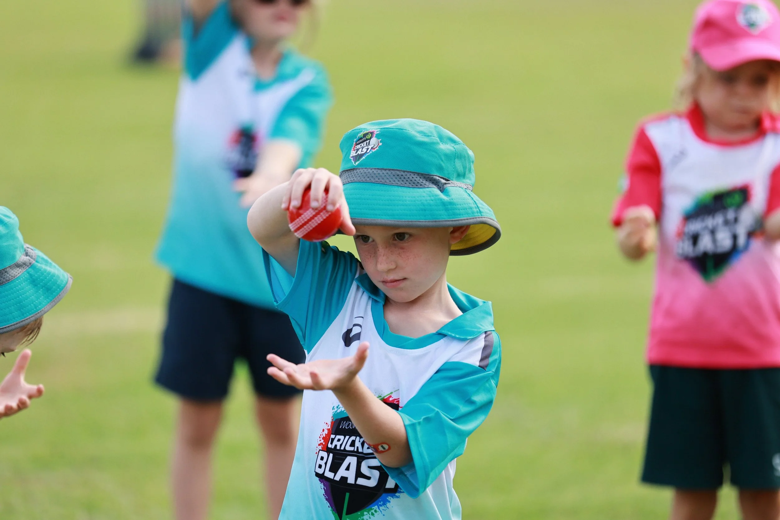 024 @GAZiPHOTO_murwillumbah-cricket-club-woolworths-donation.JPG