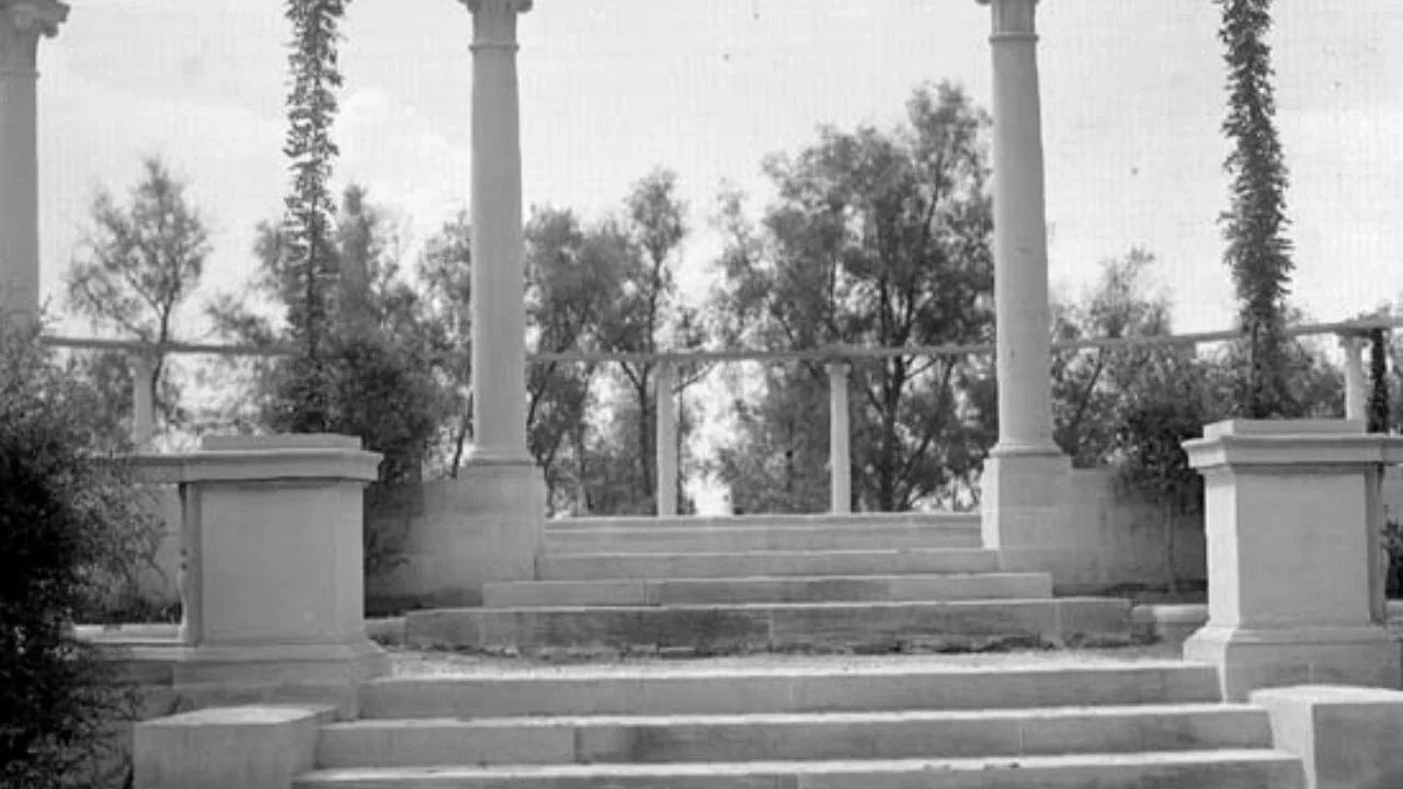Popp Fountain in City Park was reportedly a meeting place for Toups' coven.