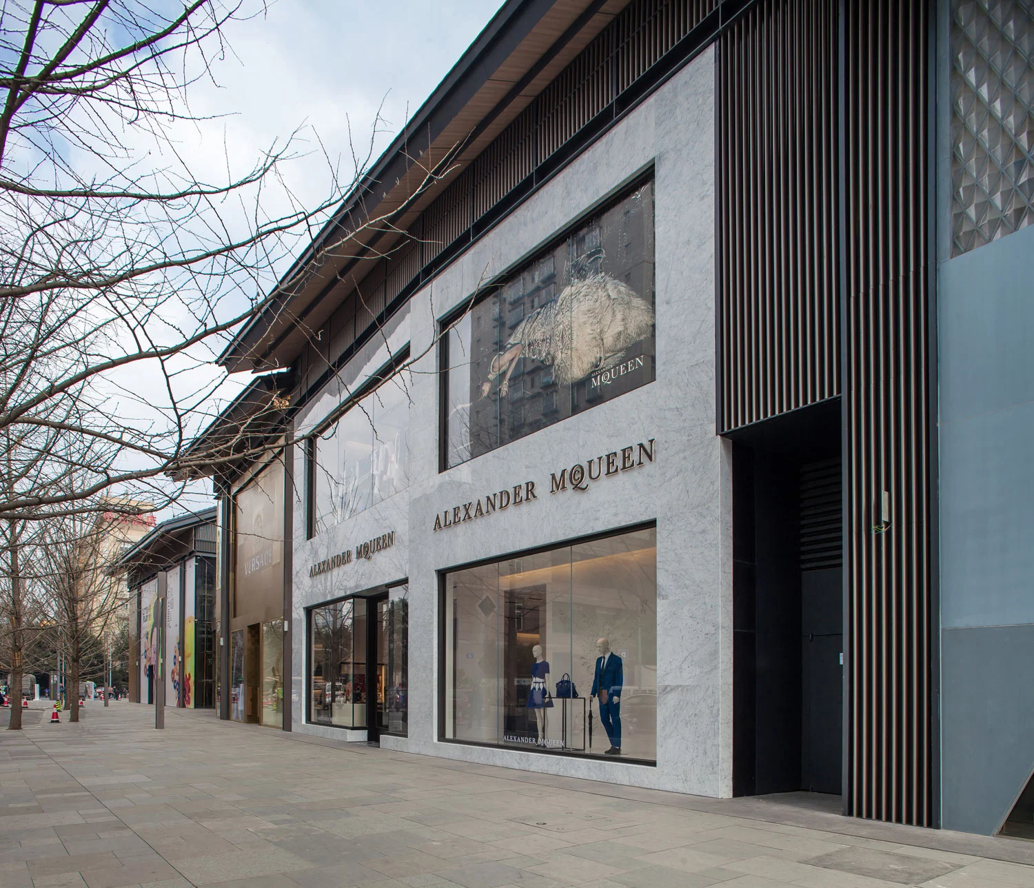 jeb_custom_projects_facade_chengdu_alexander_mcqueen-cover02.jpg