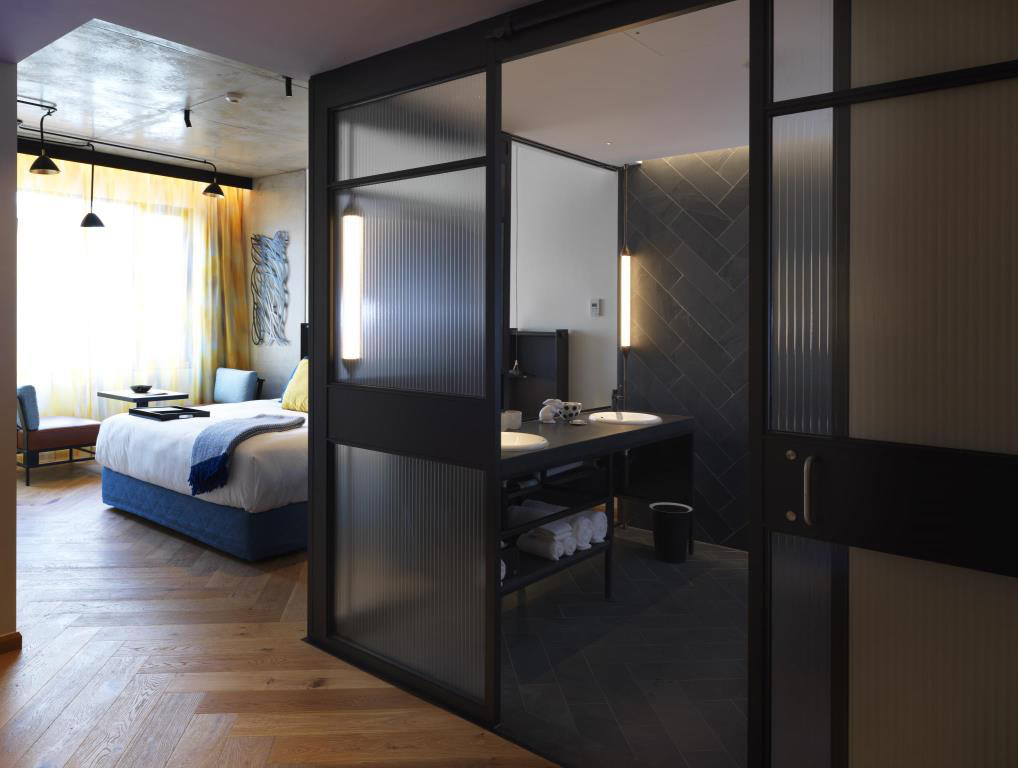 jeb_custom_projects_qt_hotel_melbourne-01.jpg