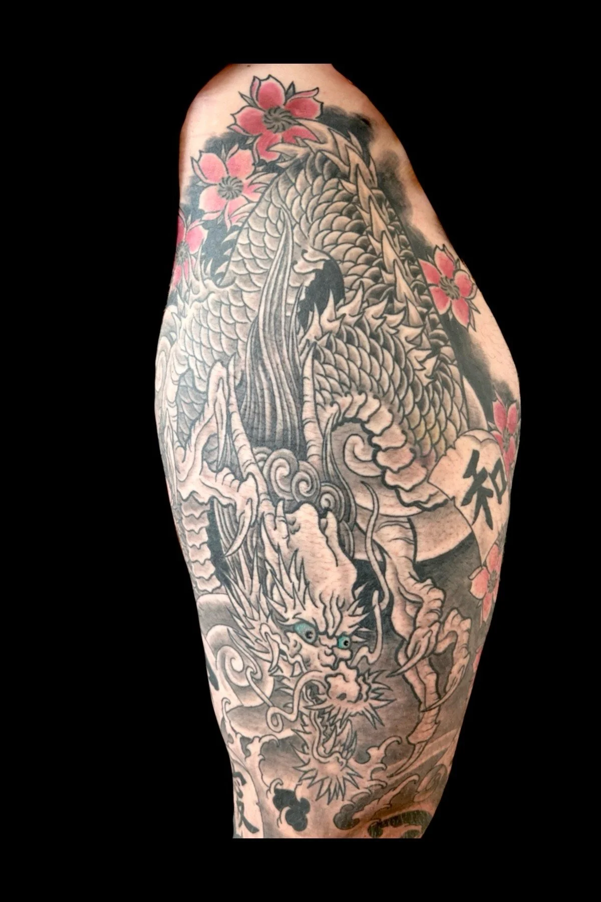 tattoo_dragon leg detail.jpg