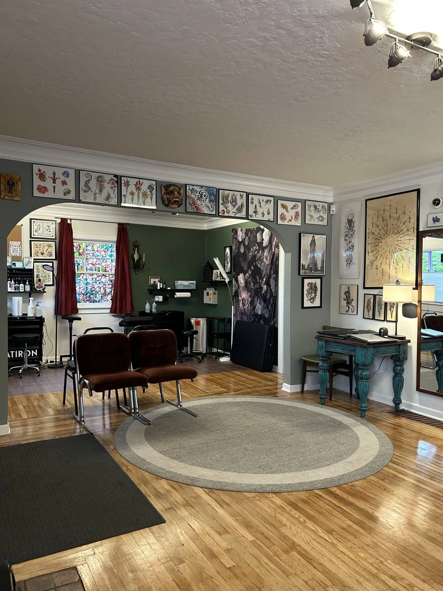 flatiron shop pic 1.jpg