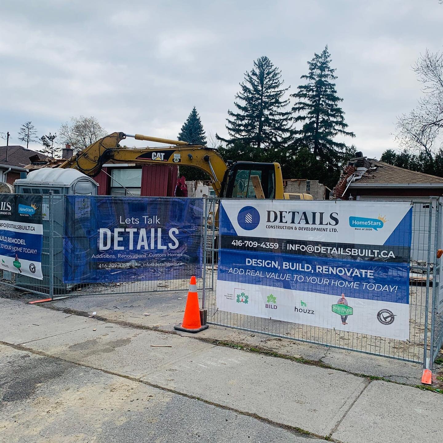 Bye, bye bungalow!💪 Major progress at our #Otonabee project. Making way for a new monster custom home in North York over 7,500 square feet of living space. Our award winning team strives to create timeless architecture, inspiring spaces, and the hig