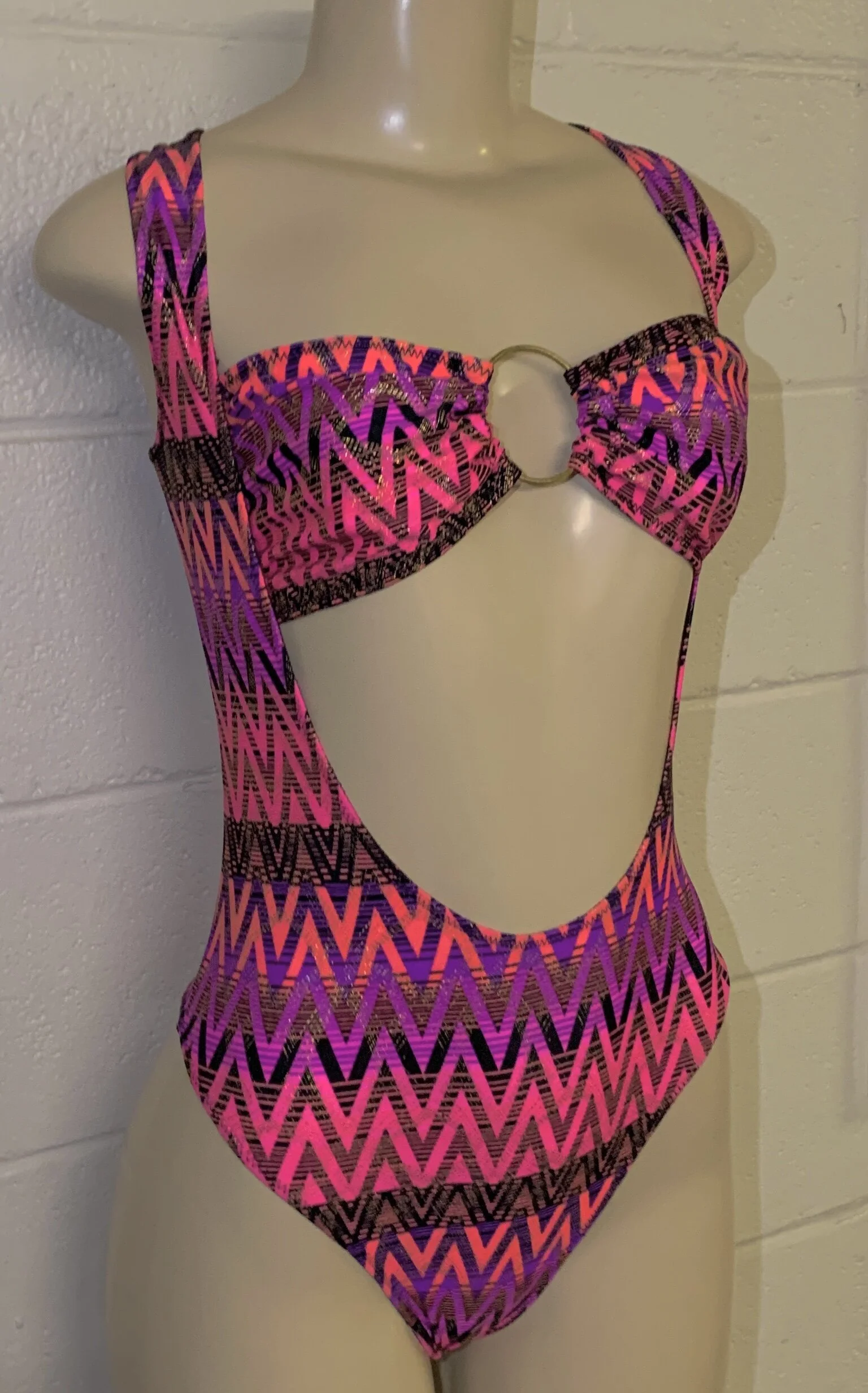 E27DA464-F622-41F5-B145-747158DA21D4