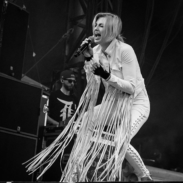 Sarah Barthel performs with Phantogram during the Day for Night music and art festival in Houston, December 17, 2017. @dayfornightfest @phantogram @sarahbarthel .
.
.
.
.
.
#concert #concertphotography #dayfornight #d4n2017 #dayfornight2017 #d750 #fe