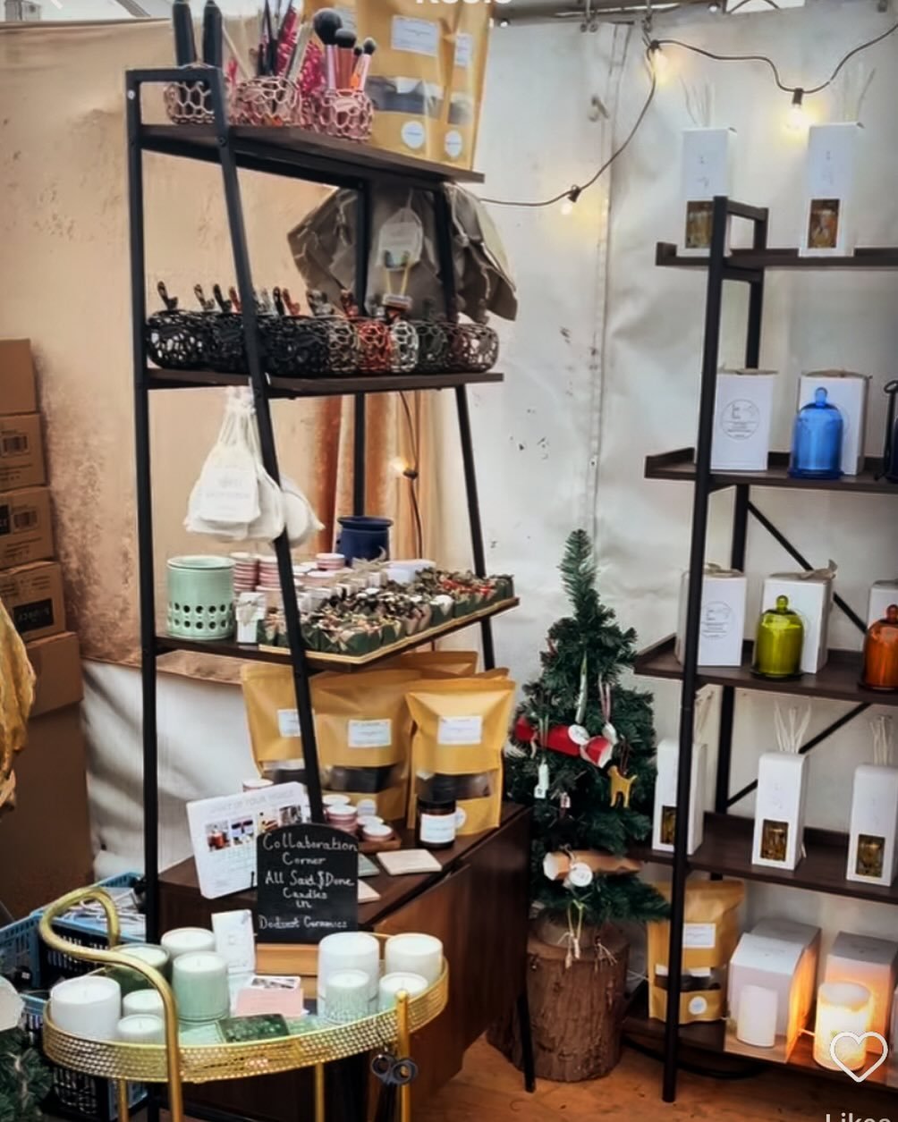 Anyone heading to the @wealdentimes Mid Winter Fair over the next Three days? The loveliest Helen from @allsaidanddoneuk has the most beautiful 🤩 stall and has included our collaborative pieces and some of my decorations and tiles( always in high de
