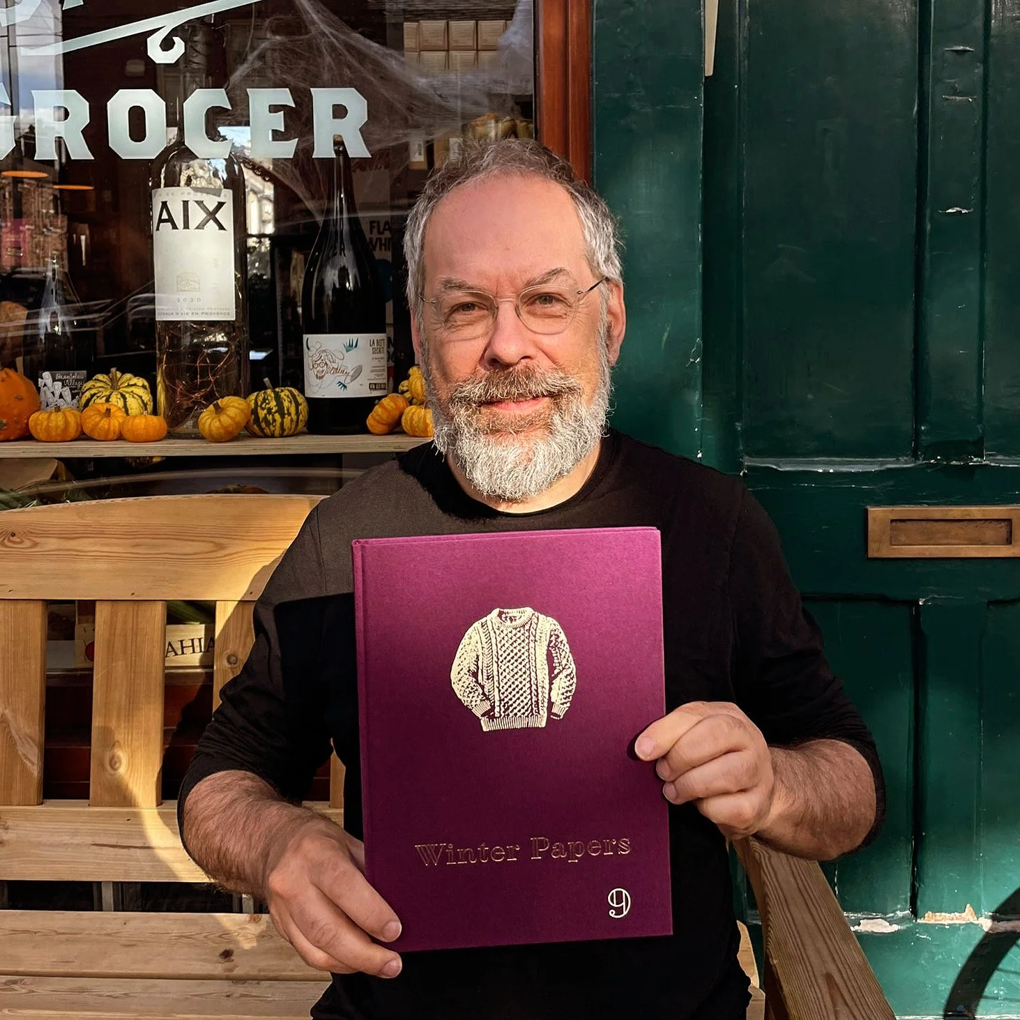 LÈCHE-VITRINES* in Winter Papers 9