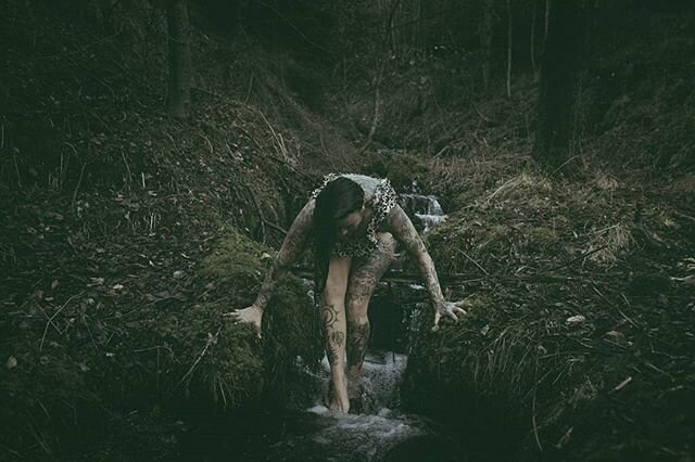 Sara @forynja is a nature lover and a cacao goddess 🍫 ❤  here taking a short and cold bath in this small stream in the forest. Refreshing yes! .⠀
⠀
⠀
⠀
.⠀
⠀
.⠀
⠀
⠀
⠀
⠀
⠀
⠀
⠀
.⠀
⠀
⠀
⠀
⠀
⠀
.⠀
⠀
⠀
⠀
⠀
⠀
⠀
⠀
⠀
⠀
⠀
⠀
⠀
⠀
⠀
#nature #naturelover #mothernat