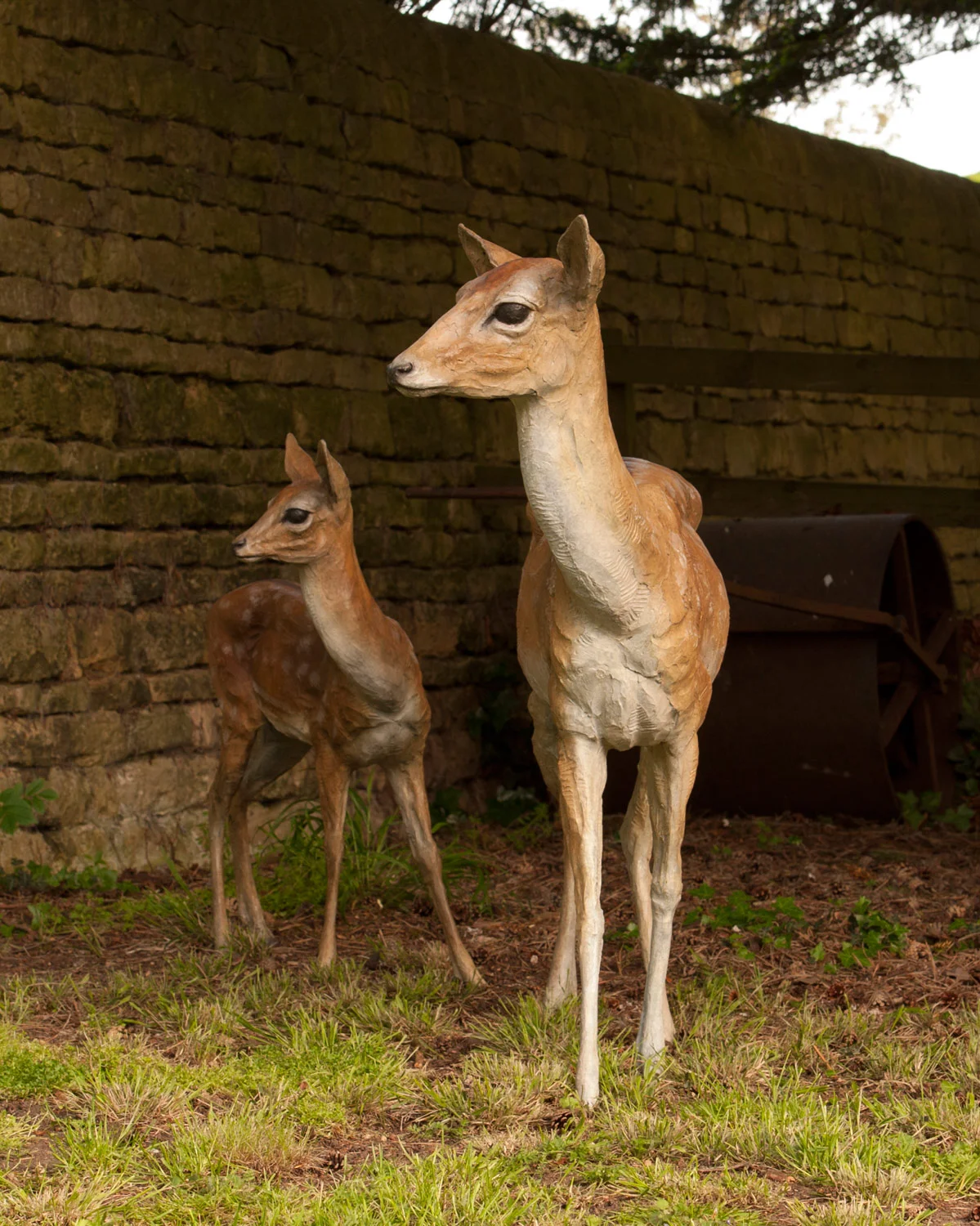 gillick-fallow-doe-fawn-bronze-sculpture-front-web.jpg