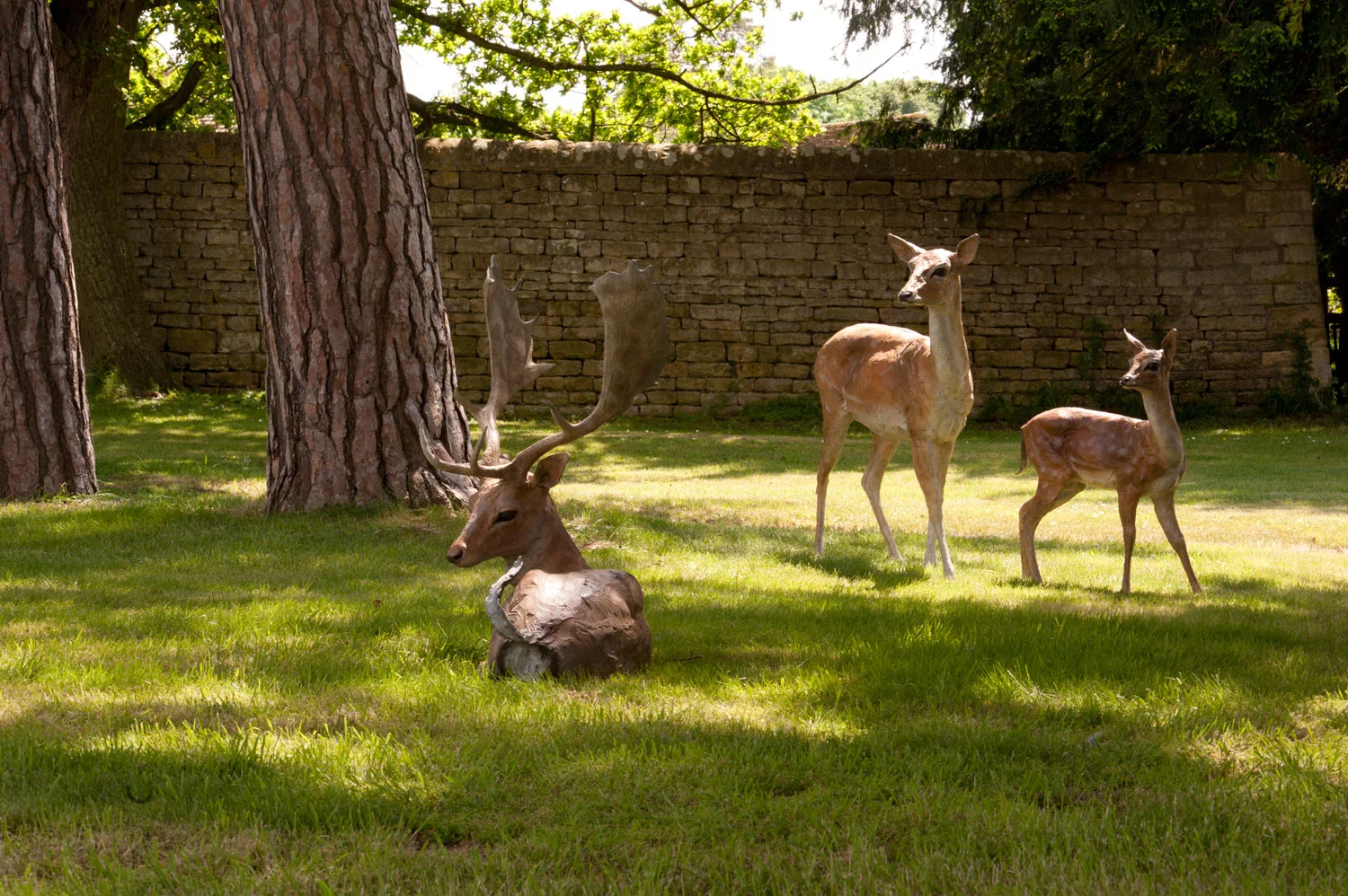 gillick-3-fallow-deer-bronze-sculpture-against-wall-web.jpg