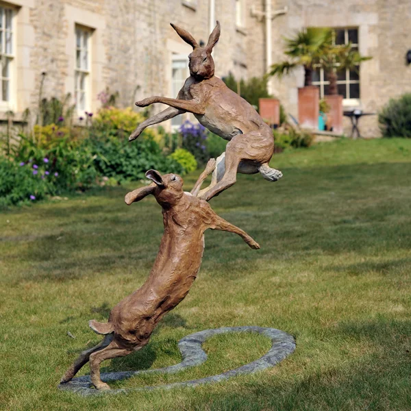 hare-mad-march-04.jpg