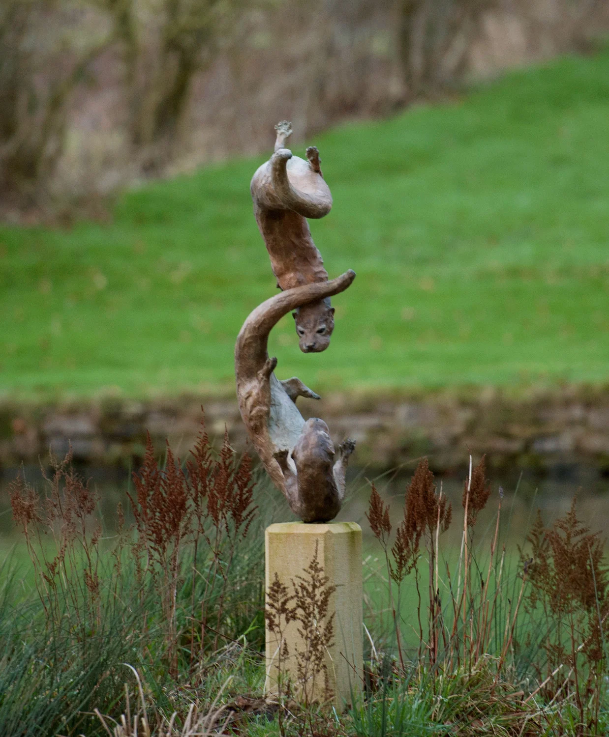 gillick-bronze-sculpture-life-size-courting-swimming-otters-pond-2-web.jpg