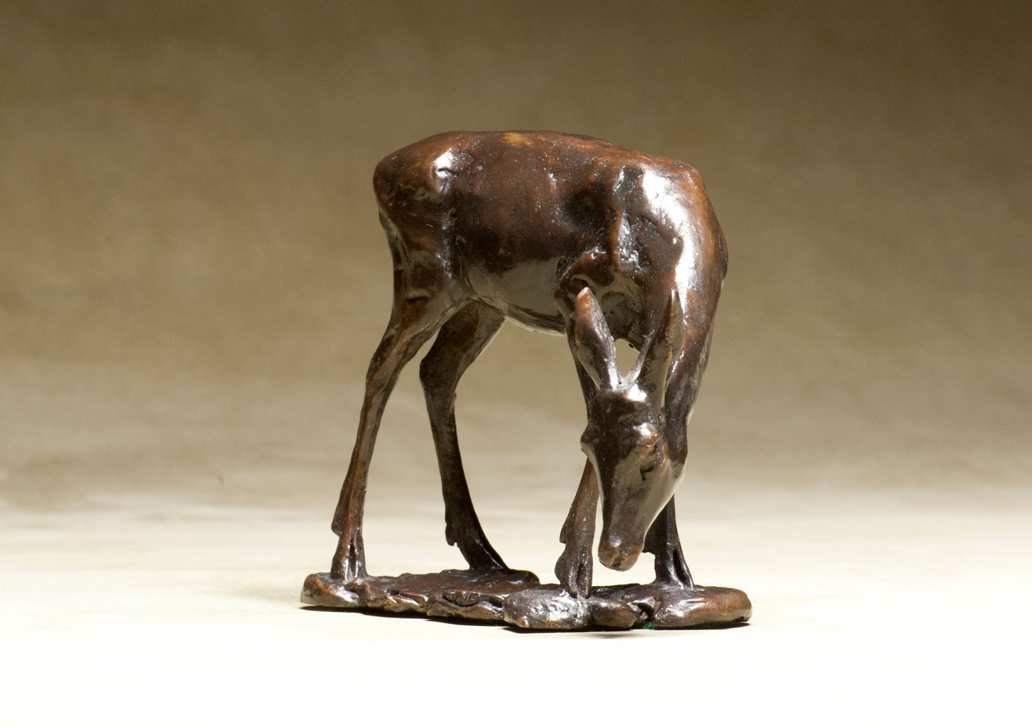 gillick-standing-red-deer-hind-small-bronze-sculpture-head-right-side-web.jpg