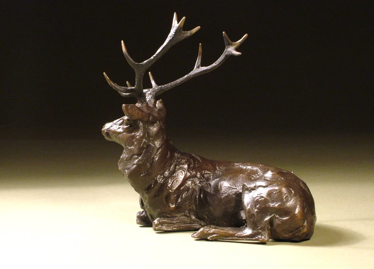 little-seated-red-stag-gillick-bronze-side2-web.jpg