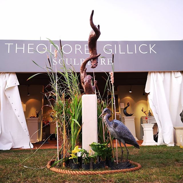 The doors about to open on our exhibition at The Game Fair 2019, Hatfield House, Hertfordshire. Come and say hello - it's been a long time since we were here - collect some fine sculpture, share a glass.
.
.
.
.
.
#sculpturedesign
#modernartcollector