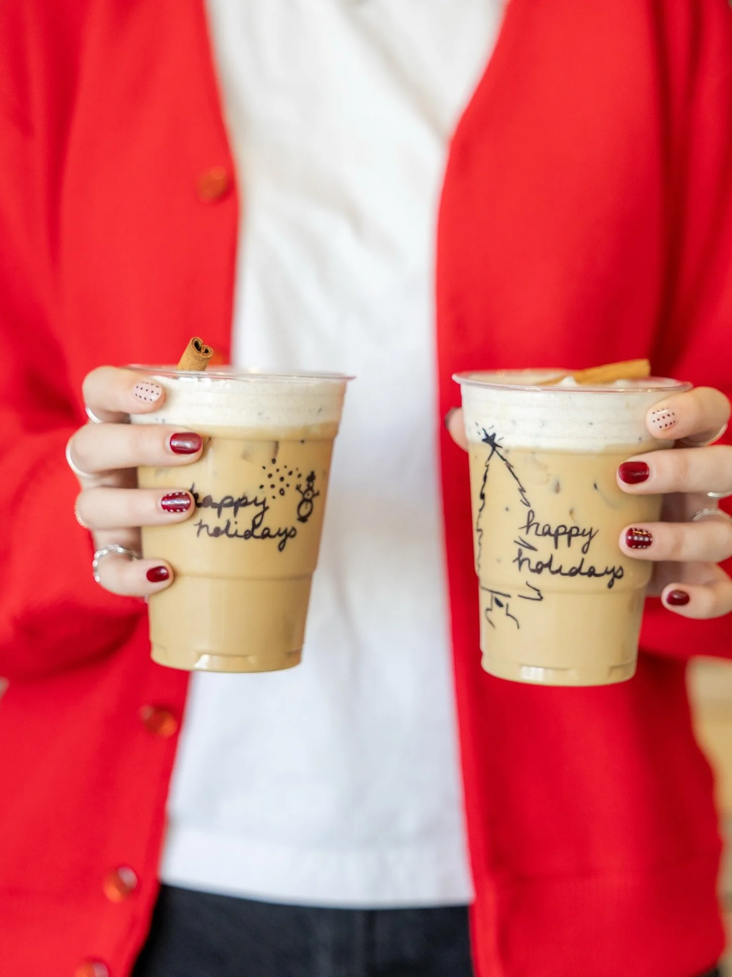 &lsquo;Tis the season! Introducing our new holiday lattes&hellip; 🎅🌲

Saint Snick Latte: cookie butter syrup, espresso, and milk topped snickerdoodle cold foam

Earl Grey Hot Chocolate: early gray tea steeped with milk and hot cocoa

Peppermint Moc