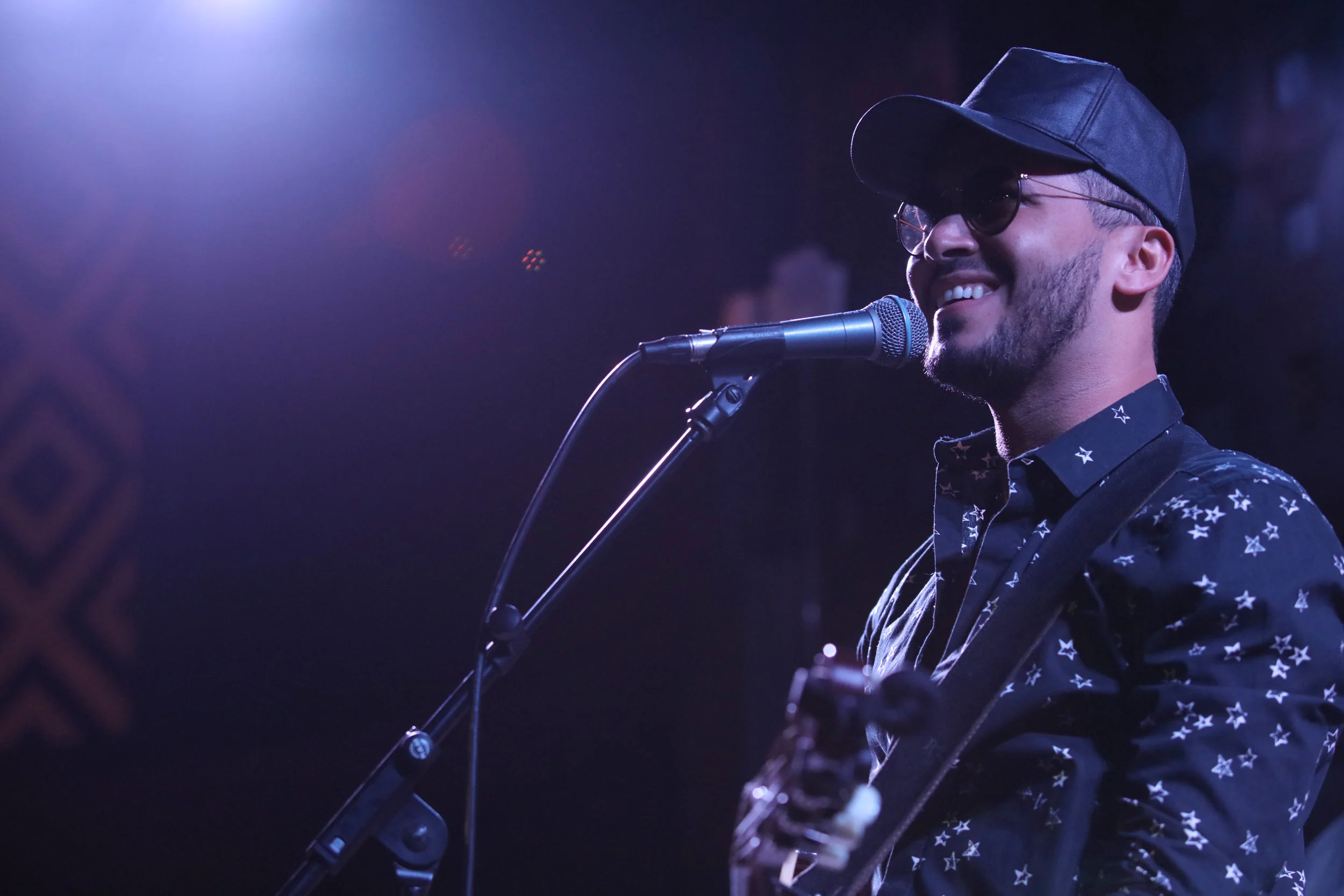 Zeo Munoz Singer musician composer balada pop Dominican