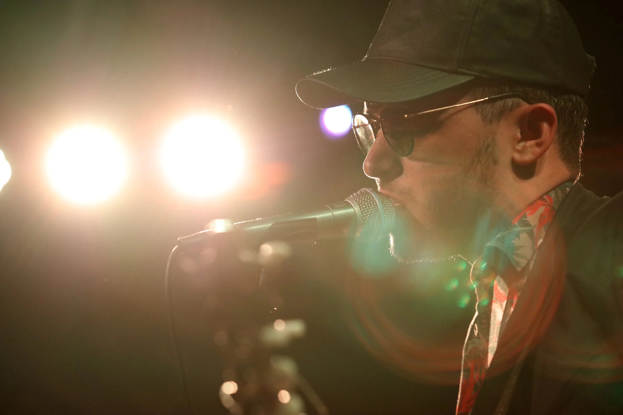 Zeo Munoz Singer musician composer balada pop Dominican