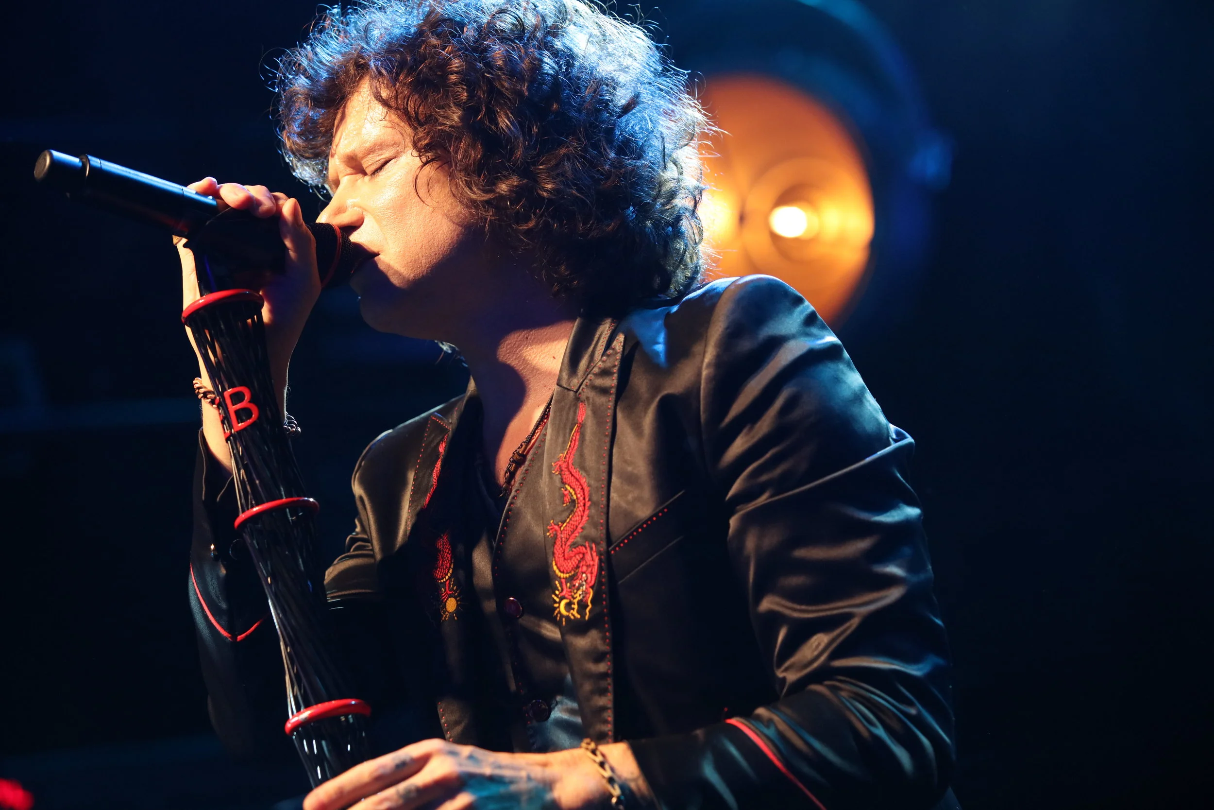 Enrique Bunbury Singer
