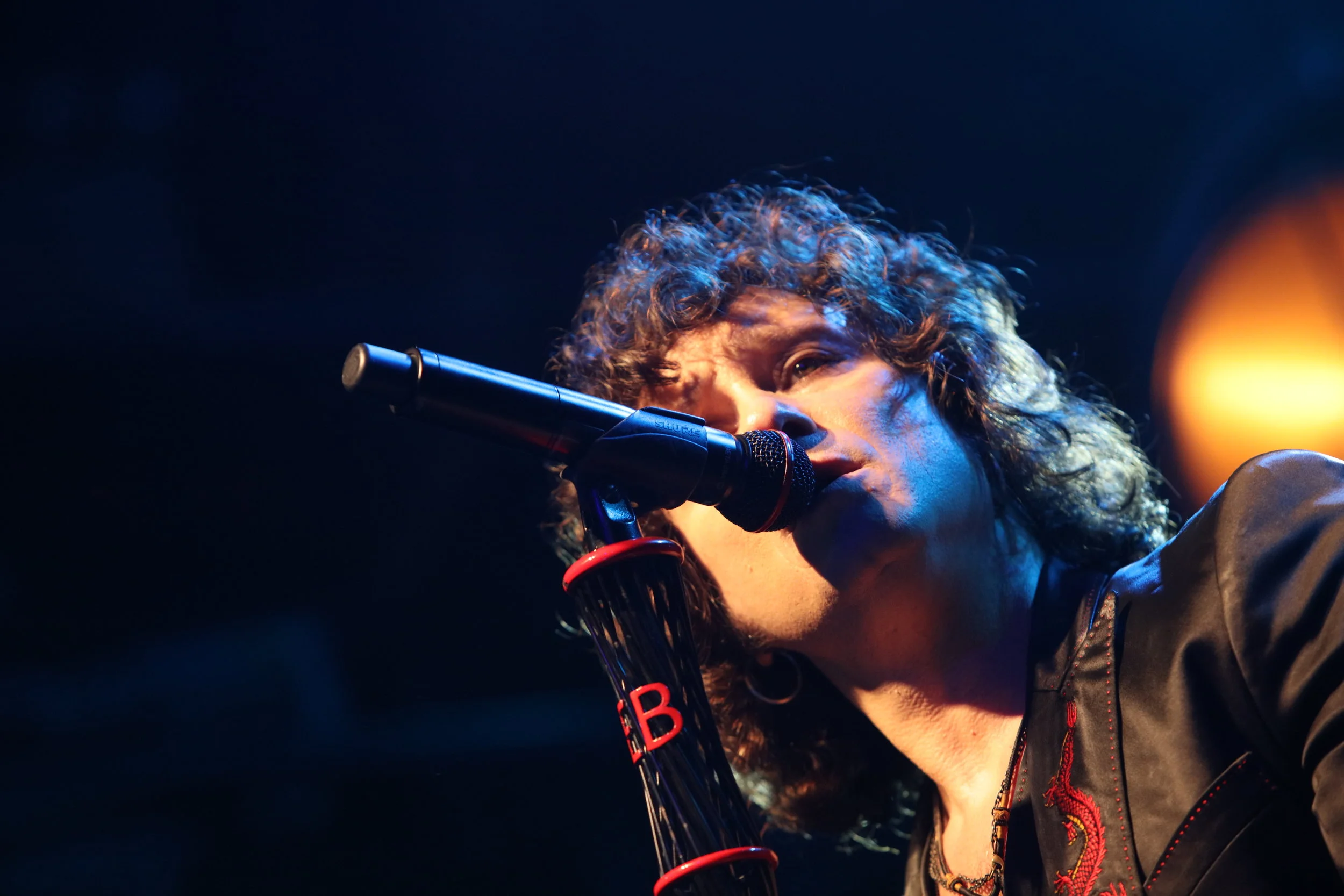 Enrique Bunbury Singer
